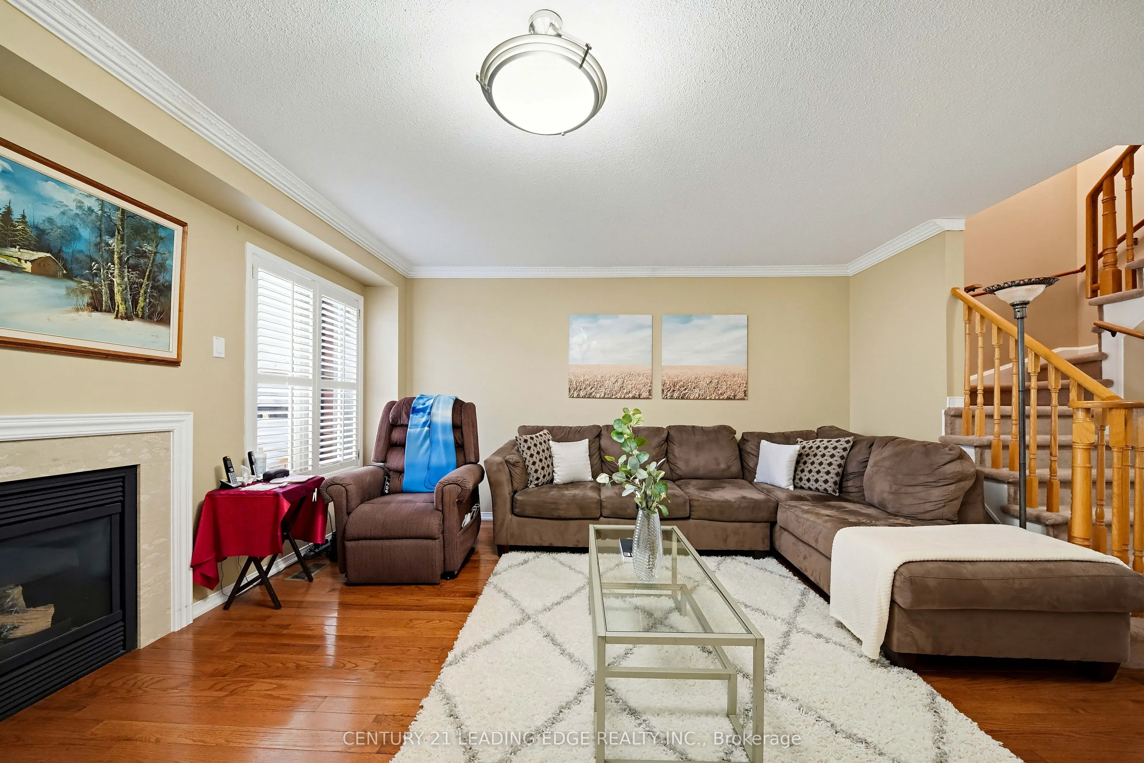 75 Howlett Crescent