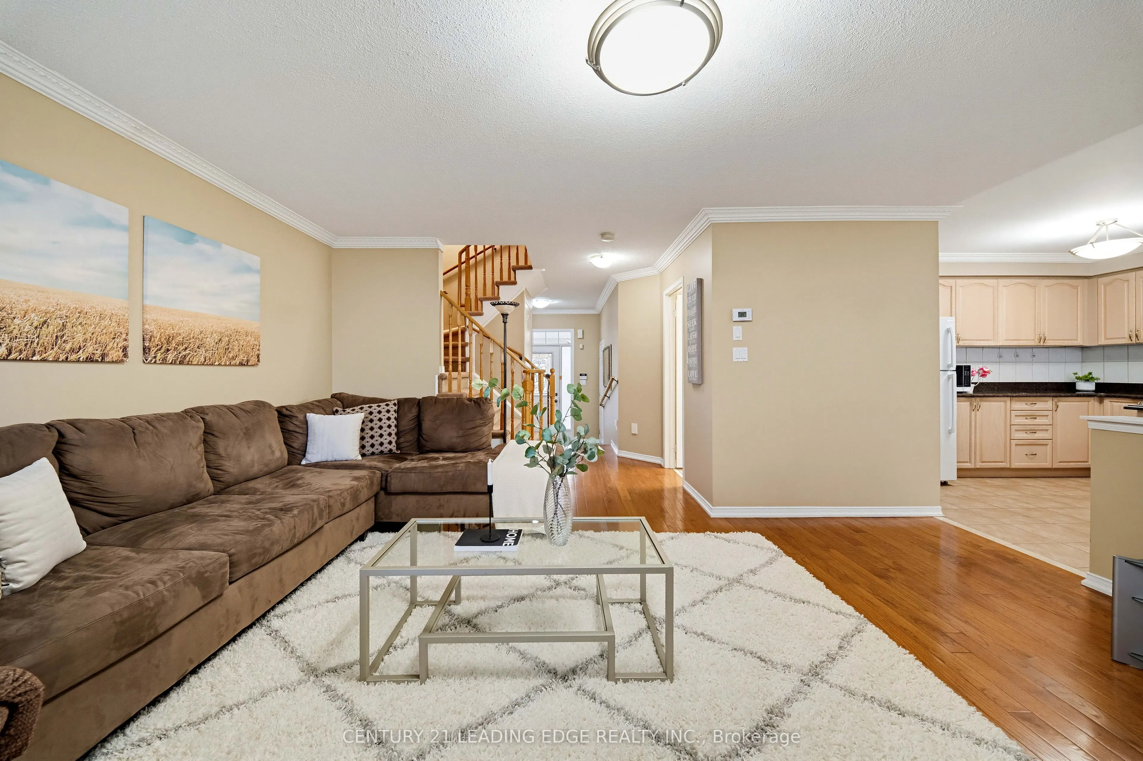 75 Howlett Crescent