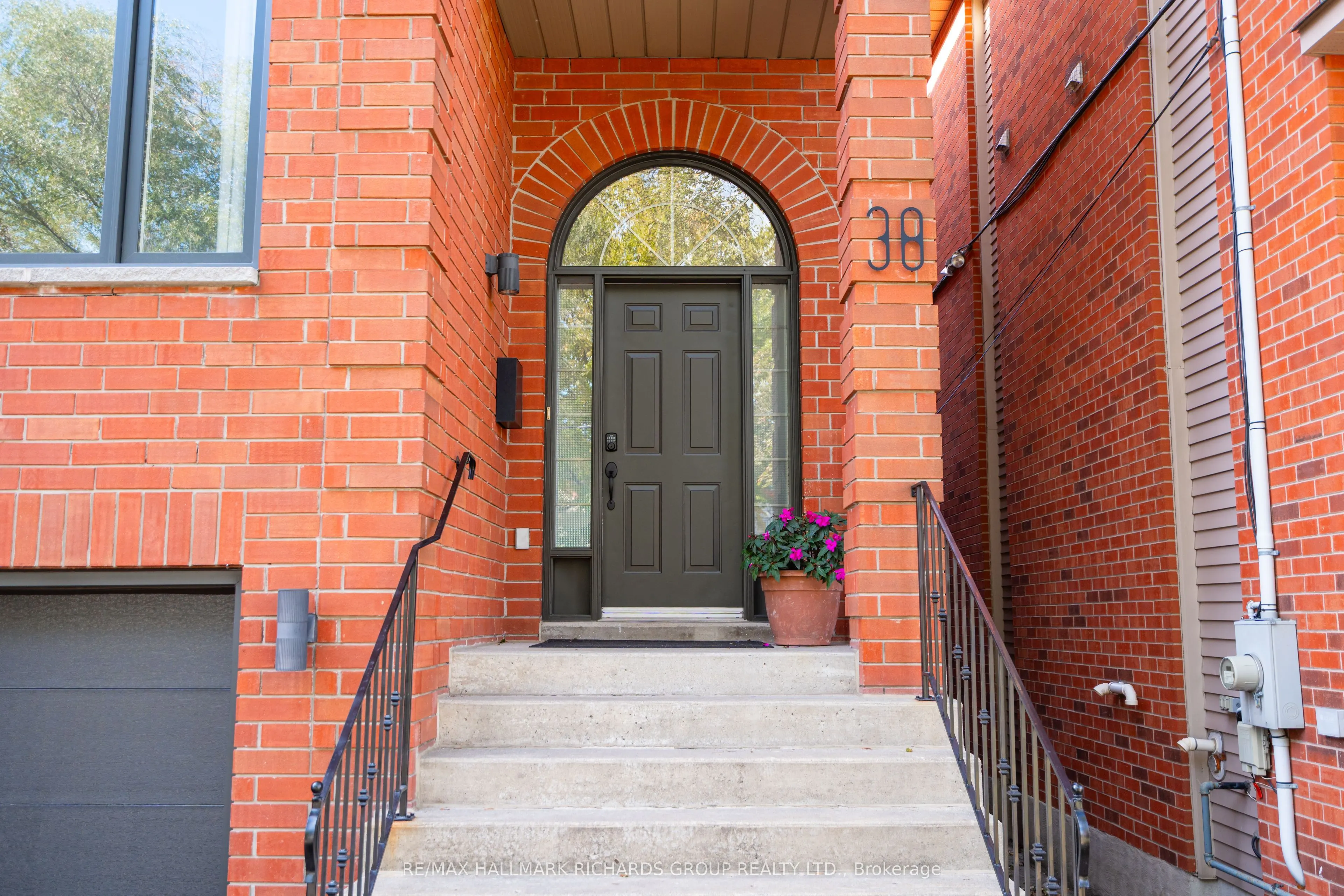 38 Pickering Street