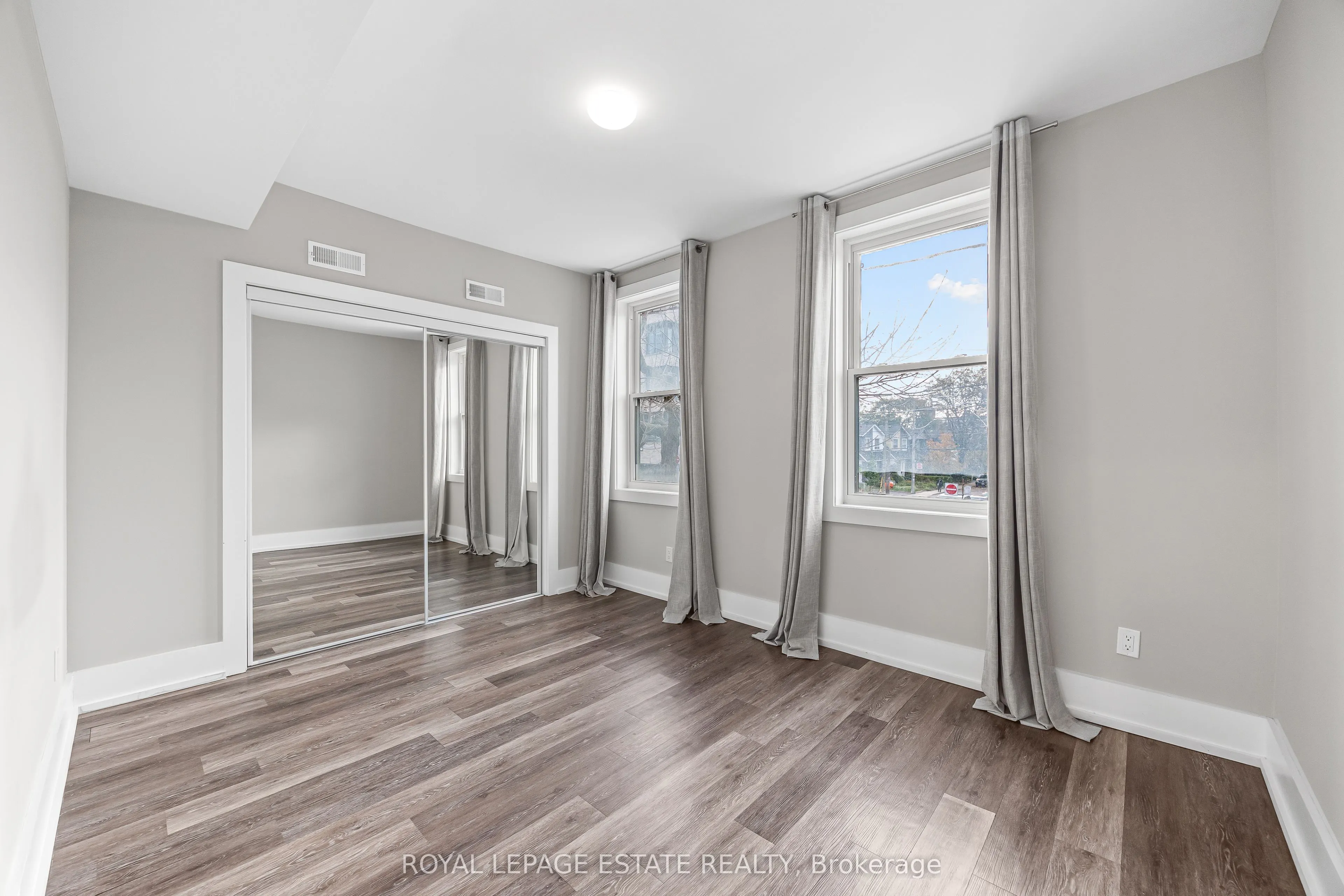 1140 Queen Street E