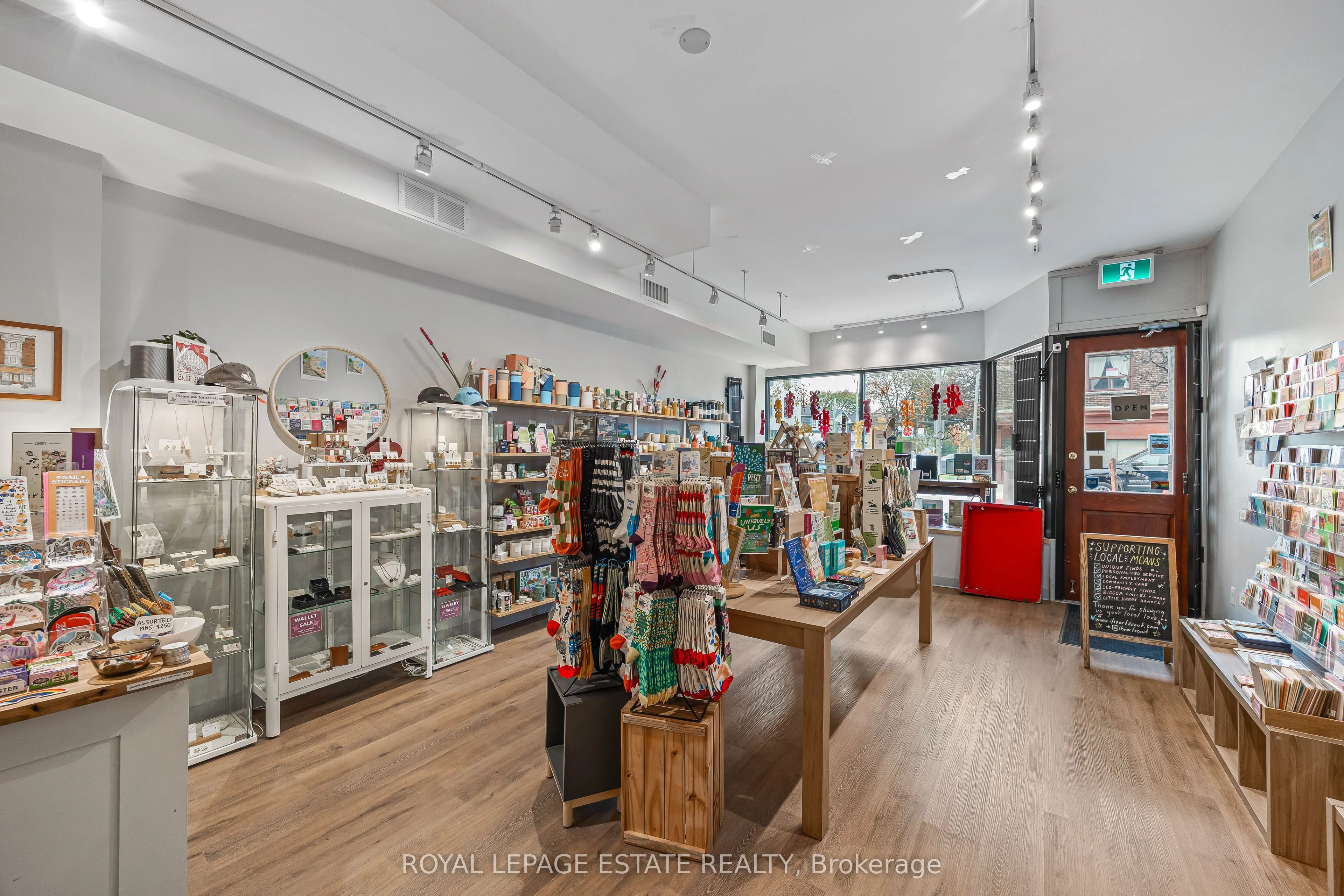1140 Queen Street E