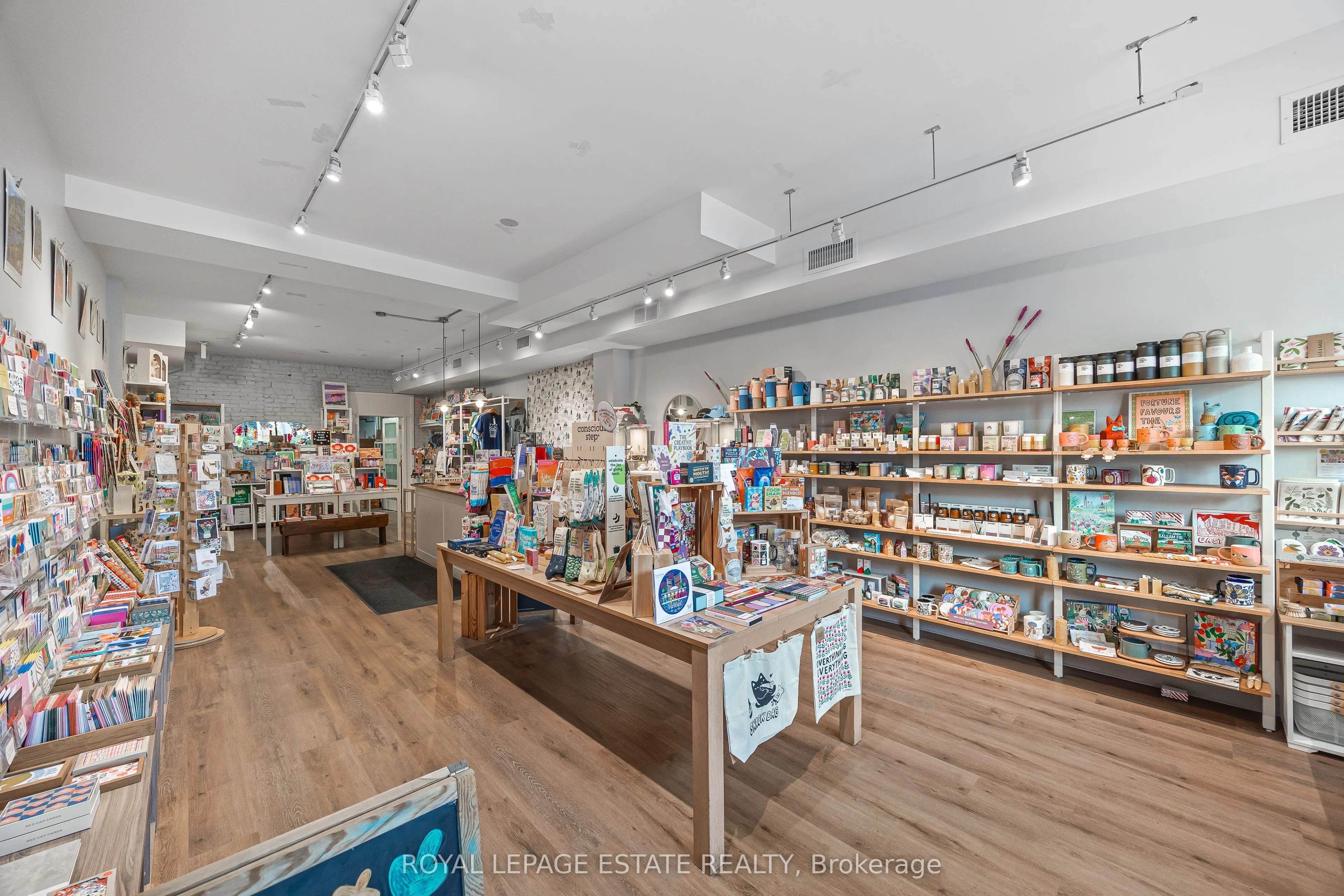 1140 Queen Street E