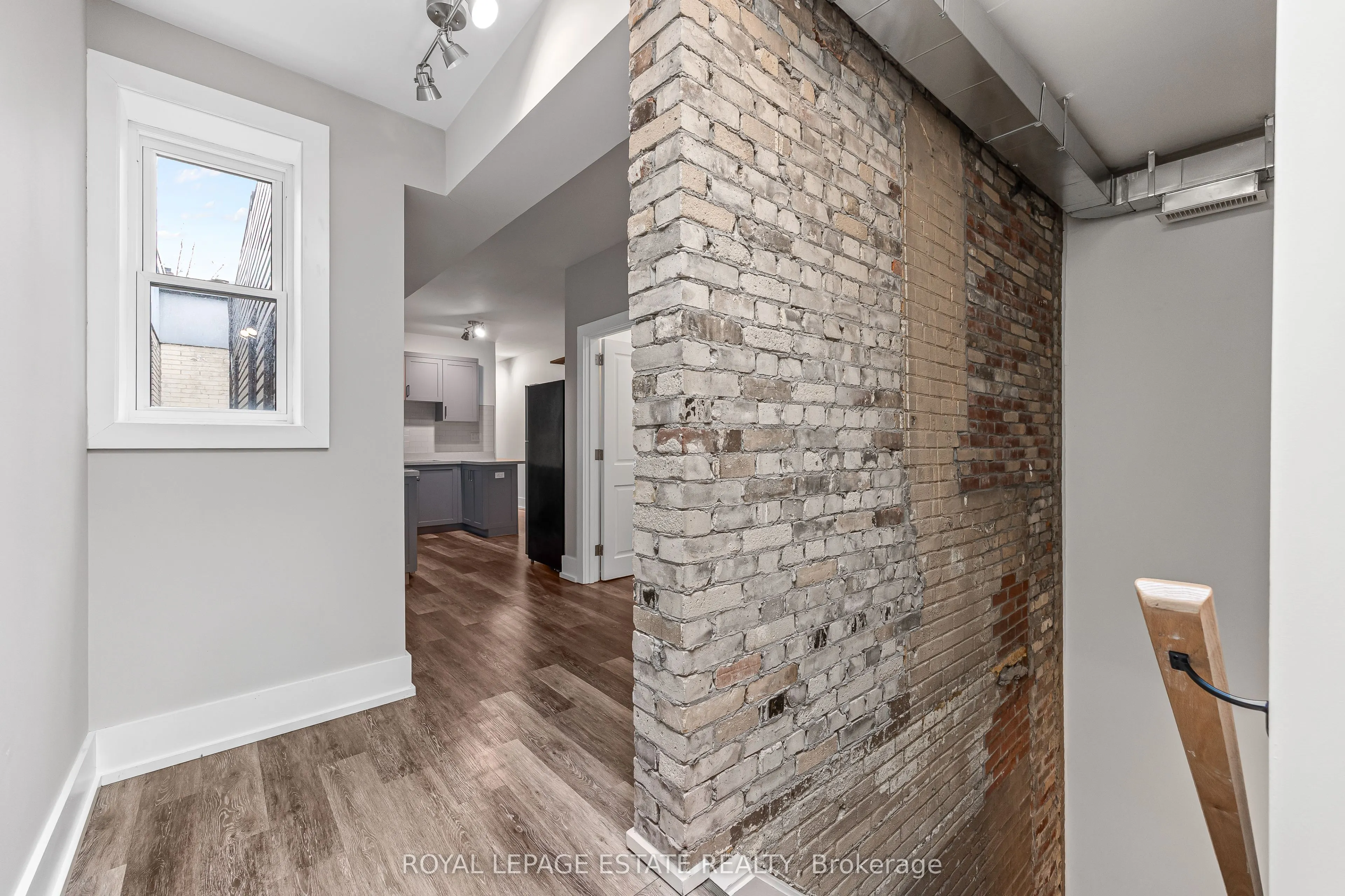 1140 Queen Street E