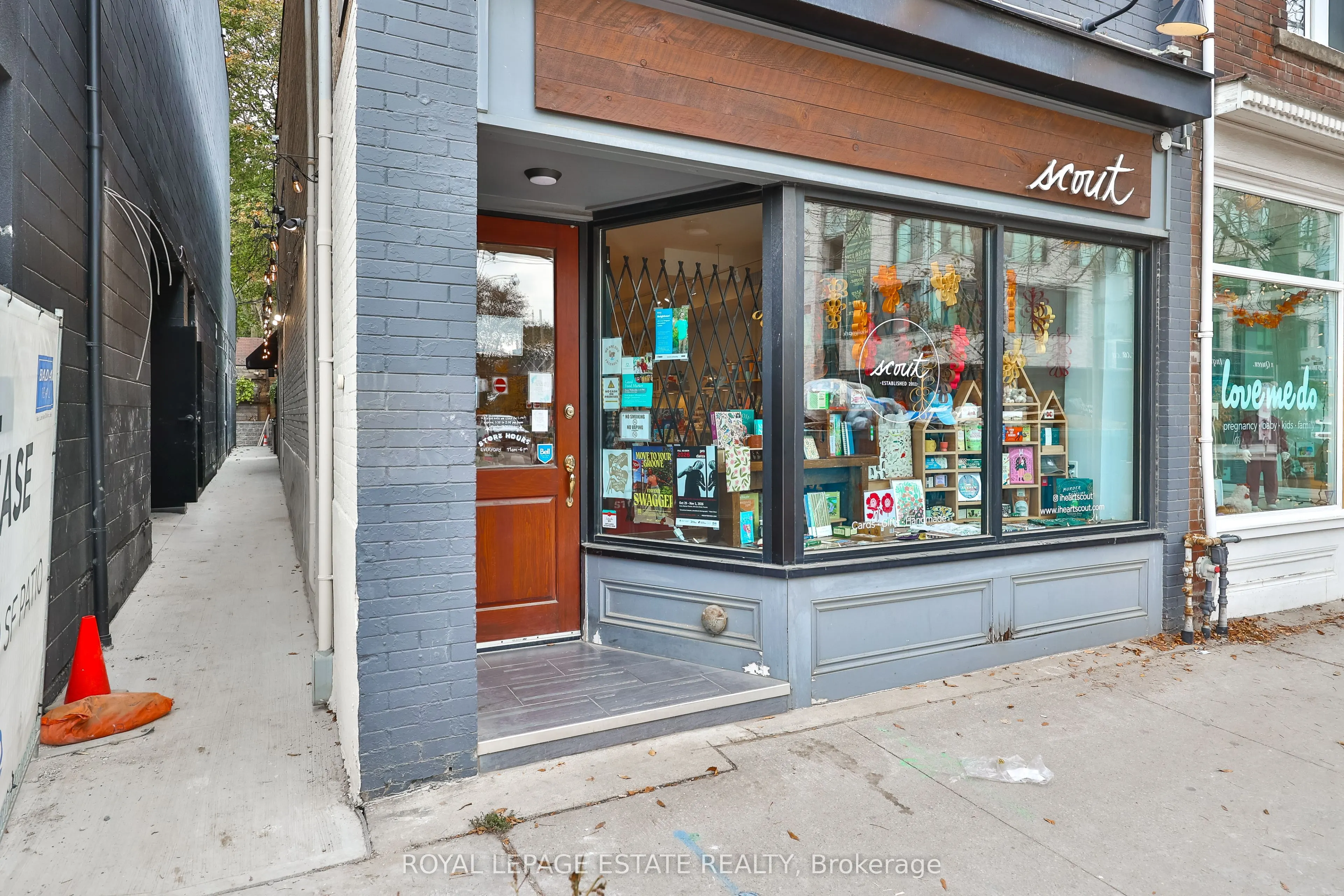 1140 Queen Street E