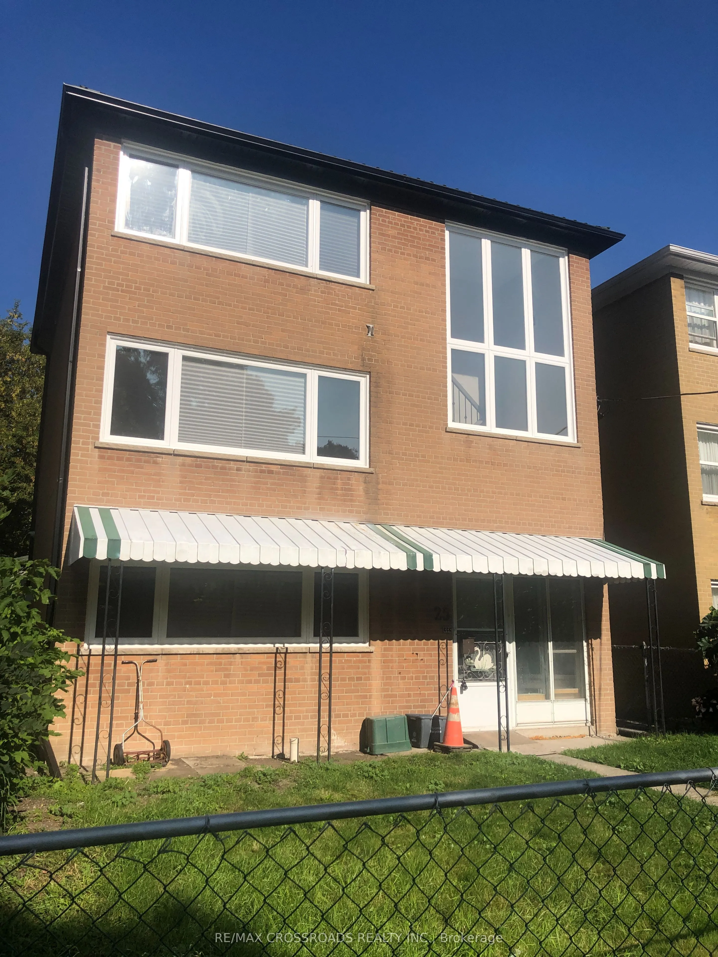 25 GLENSIDE Avenue #1