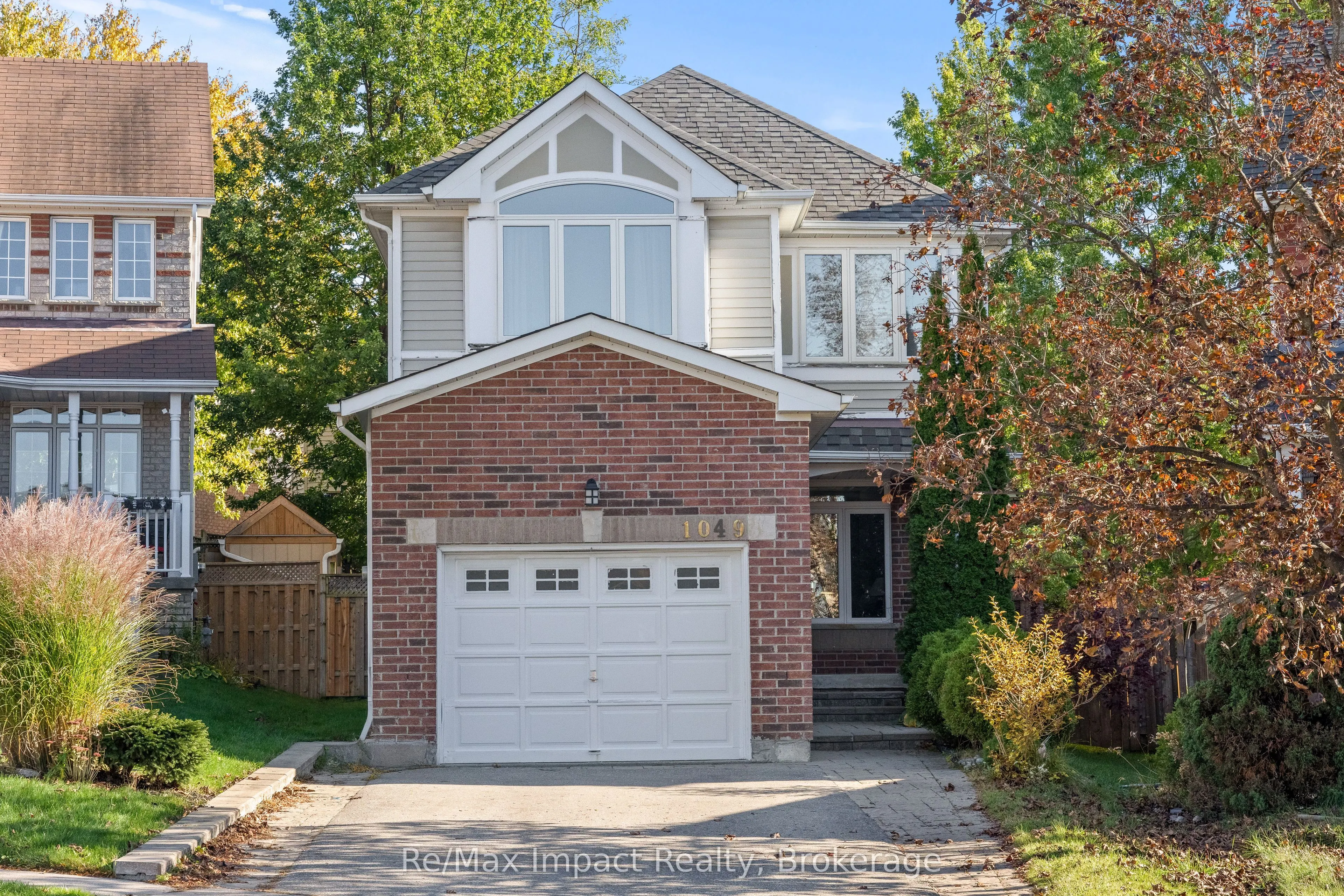 1049 Timberland Crescent