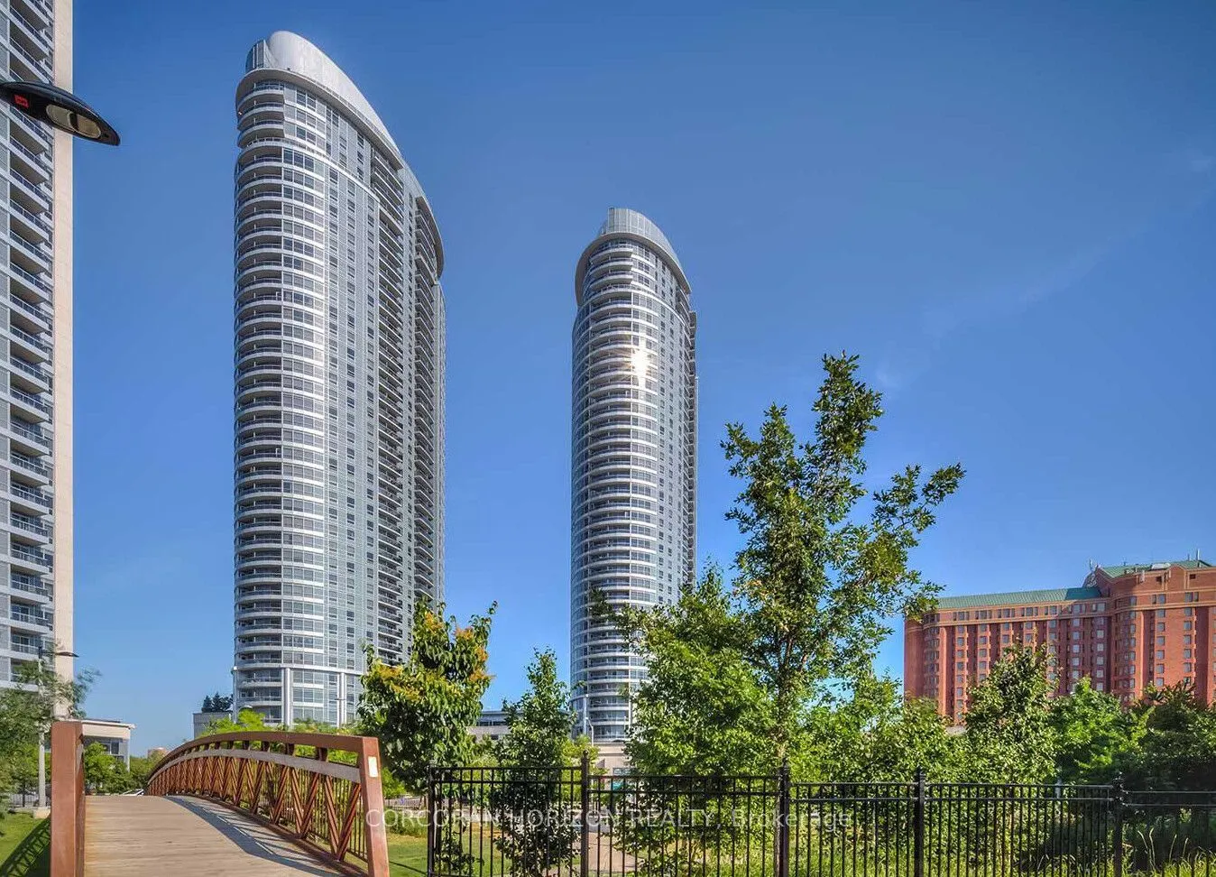135 Village Green Square #1620