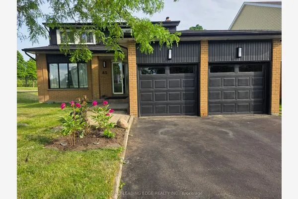 85 Panter Crescent