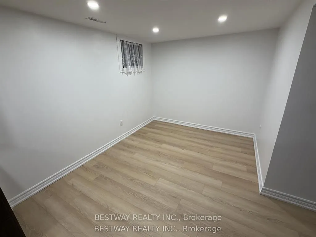 78 Dragon Crescent #Basement