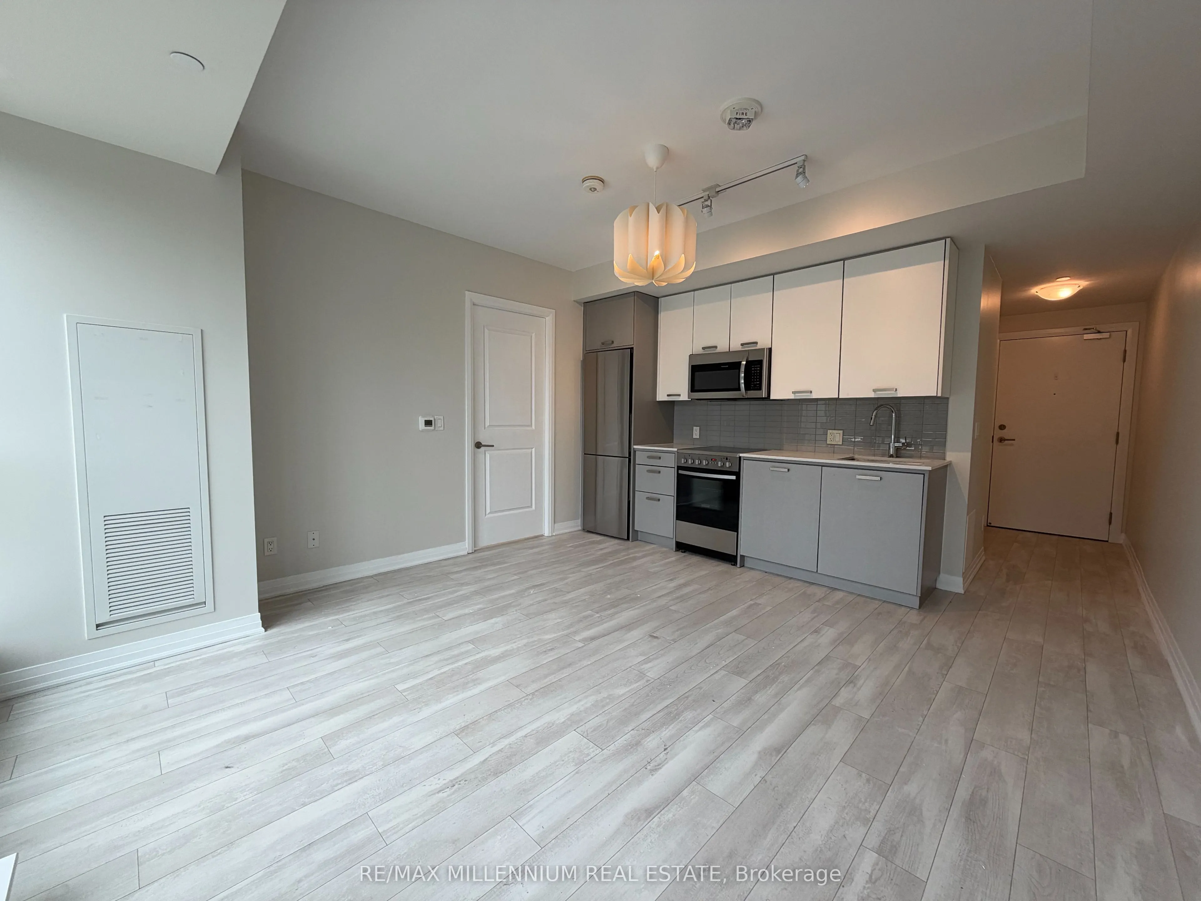 1630 Queen Street E #608