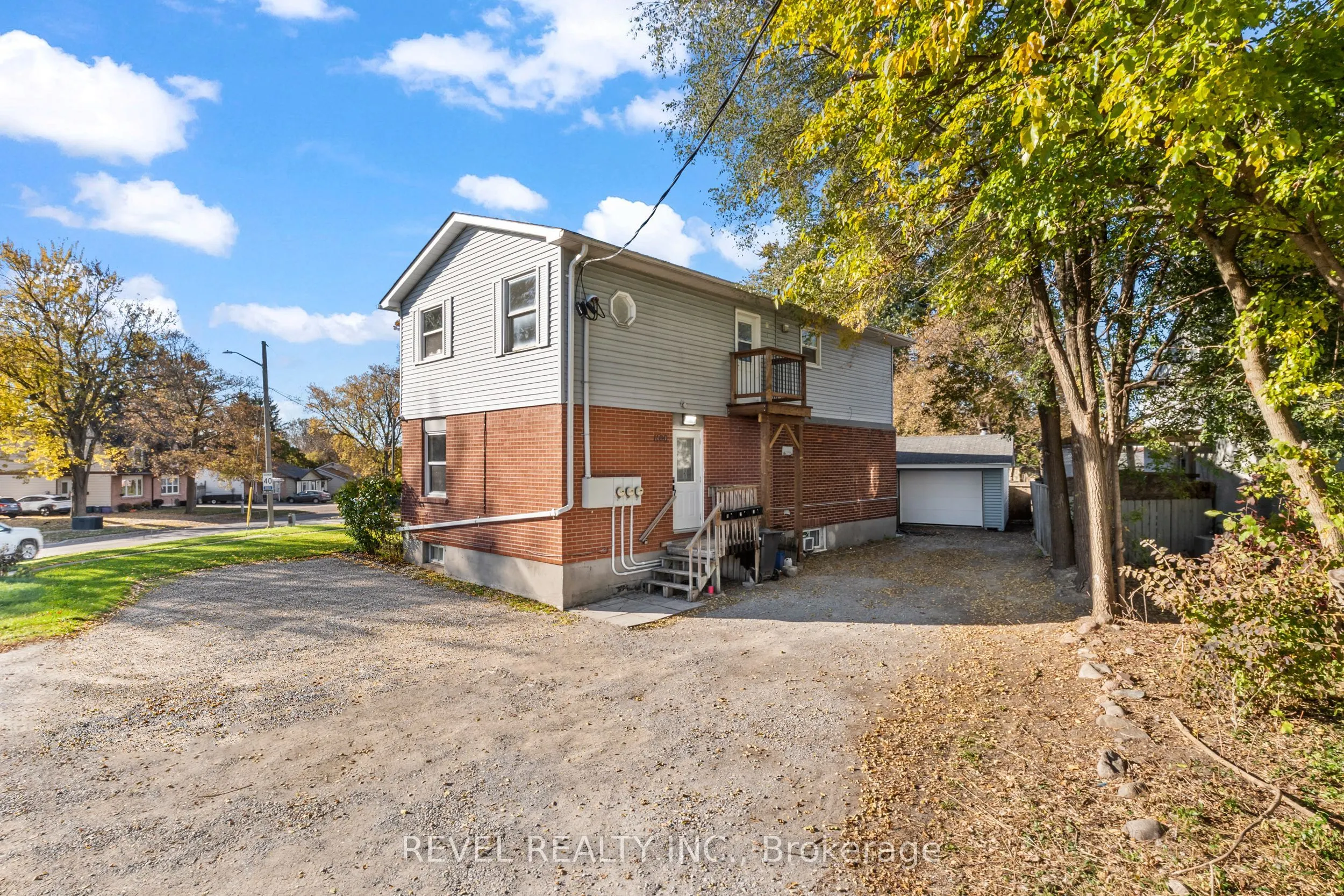 1100 Simcoe Street S #Unit 2