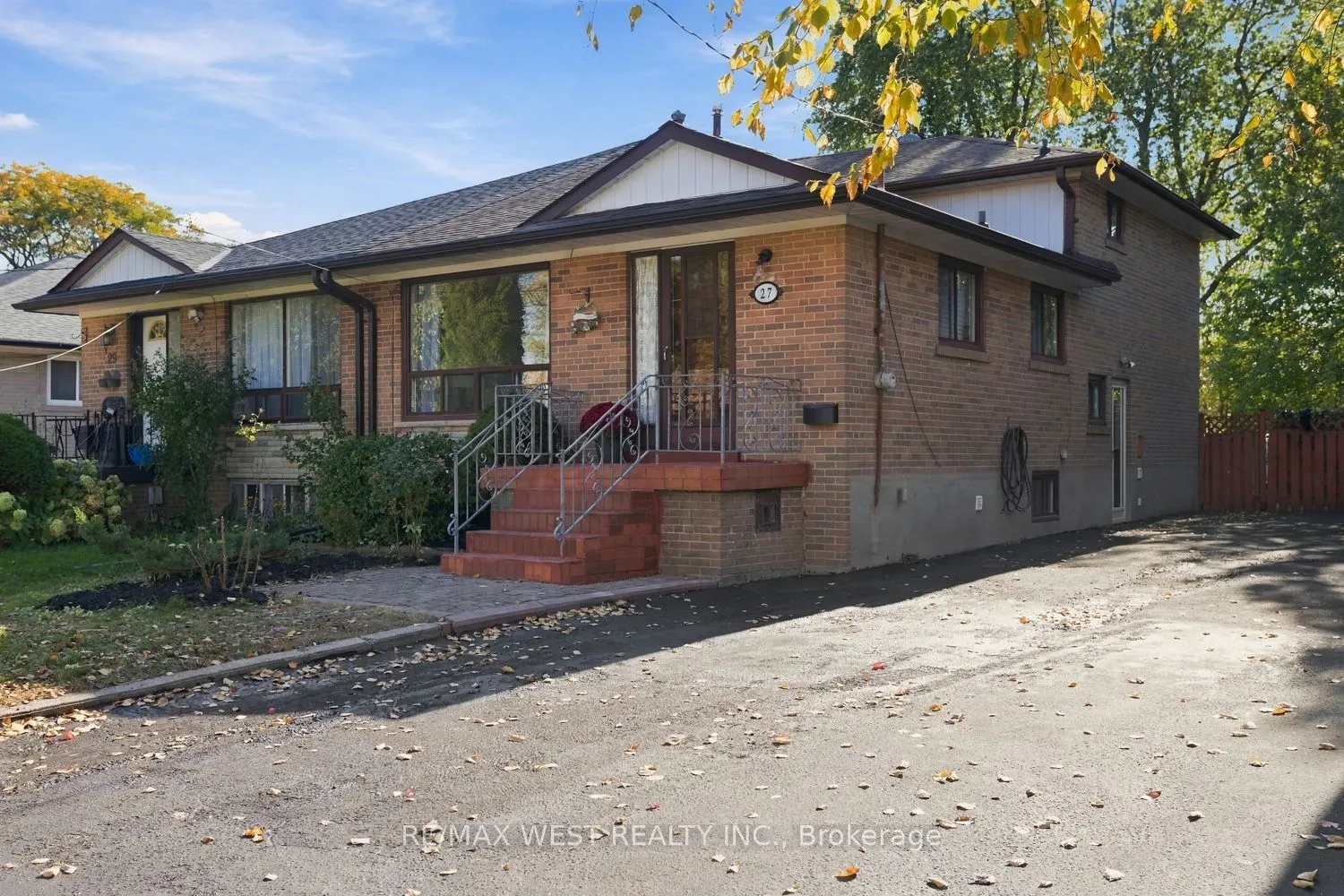 27 Gardentree Street