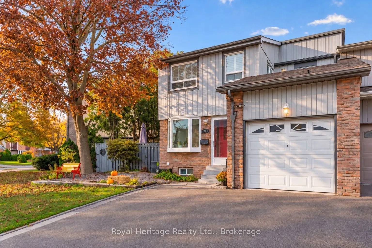 1795 Bronte Square