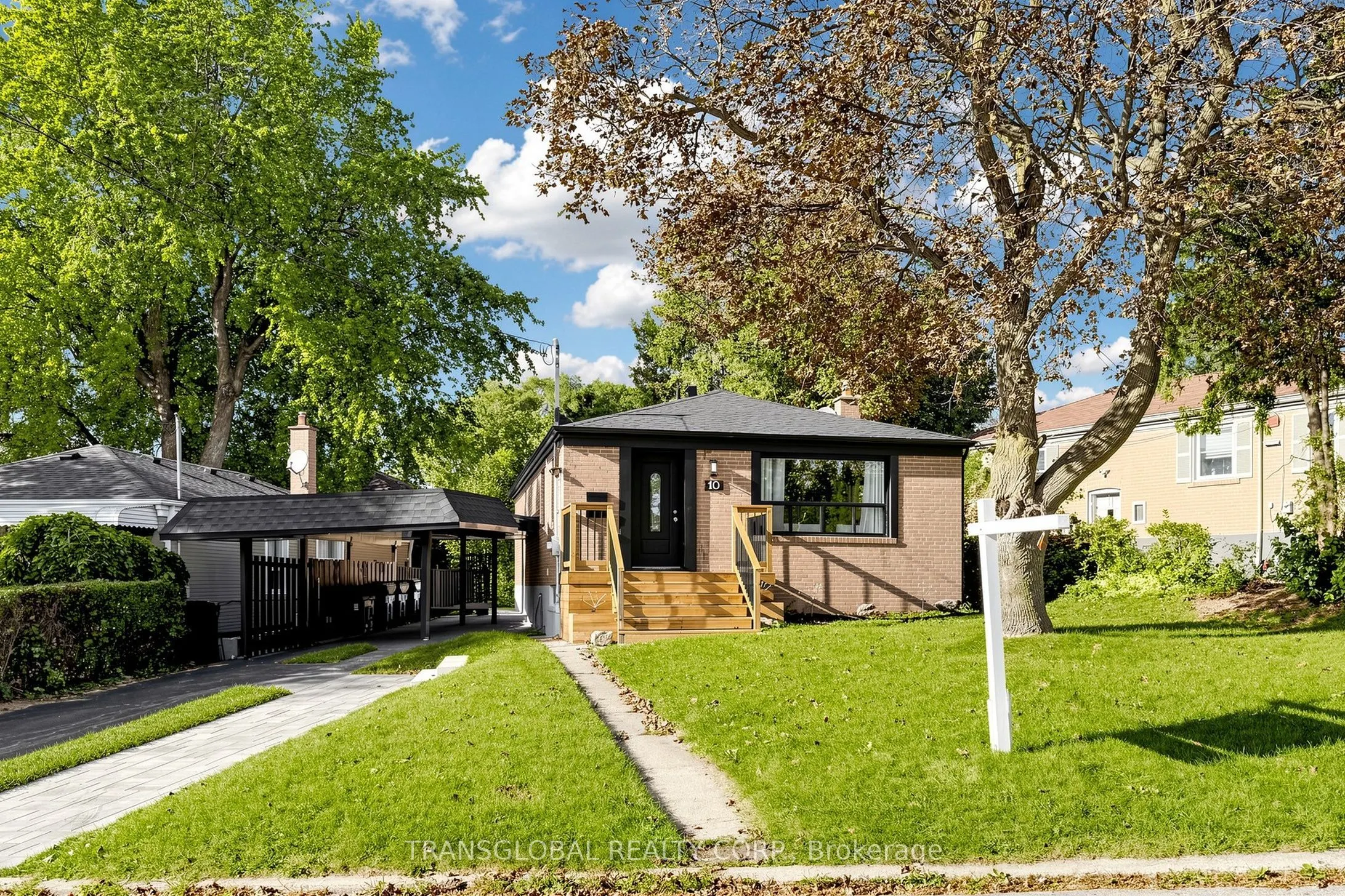 10 Anticosti Drive #Main