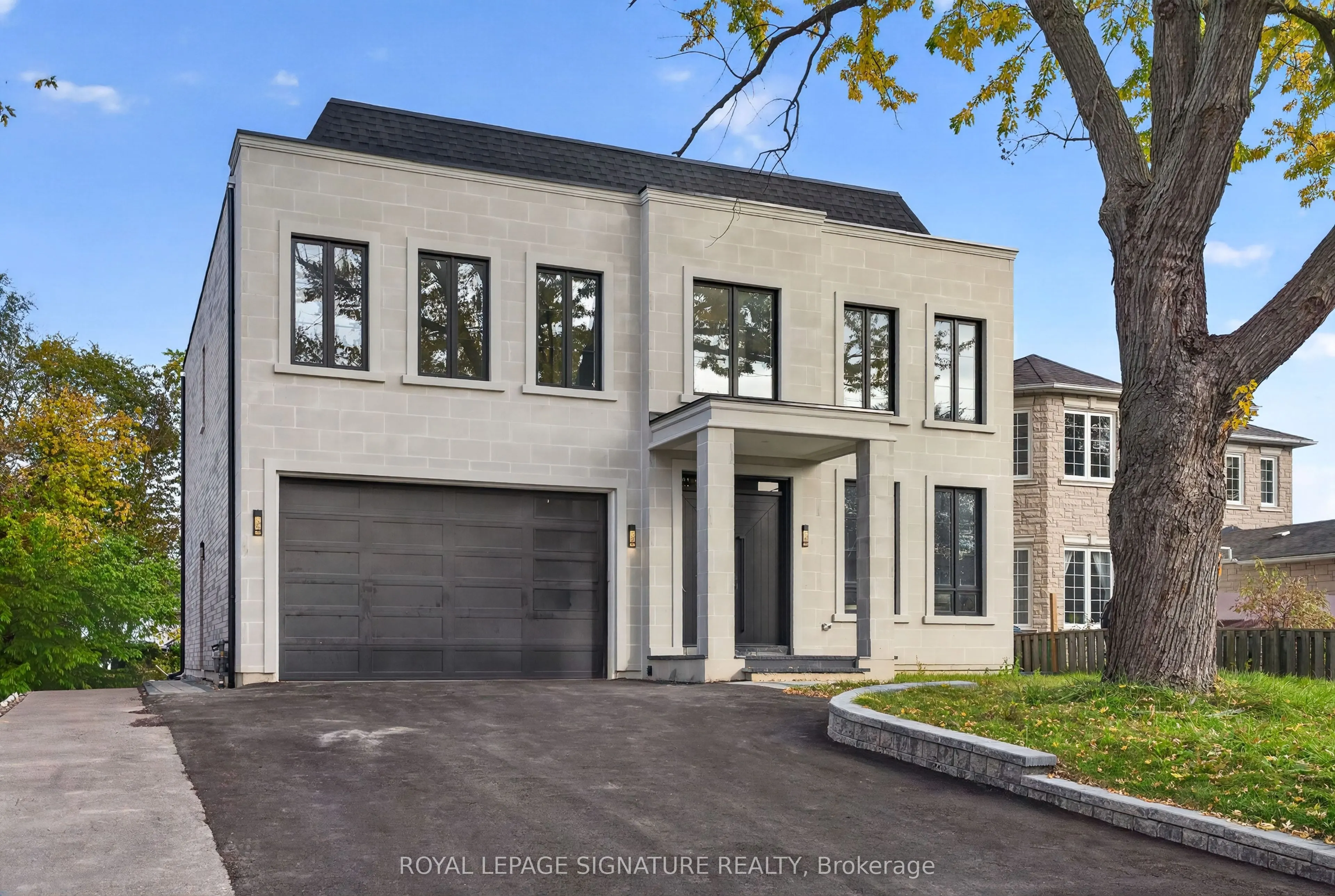 15 Deblyn Drive E