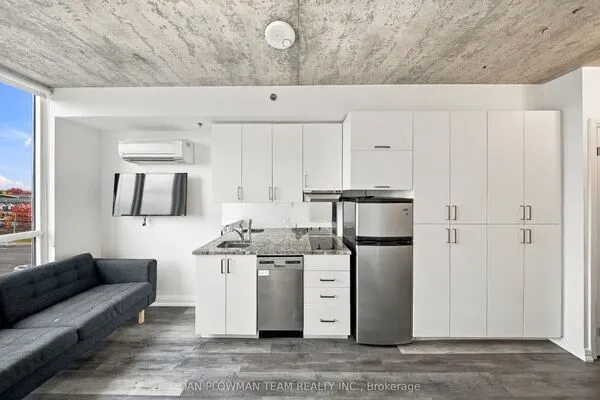 1900 Simcoe Street N