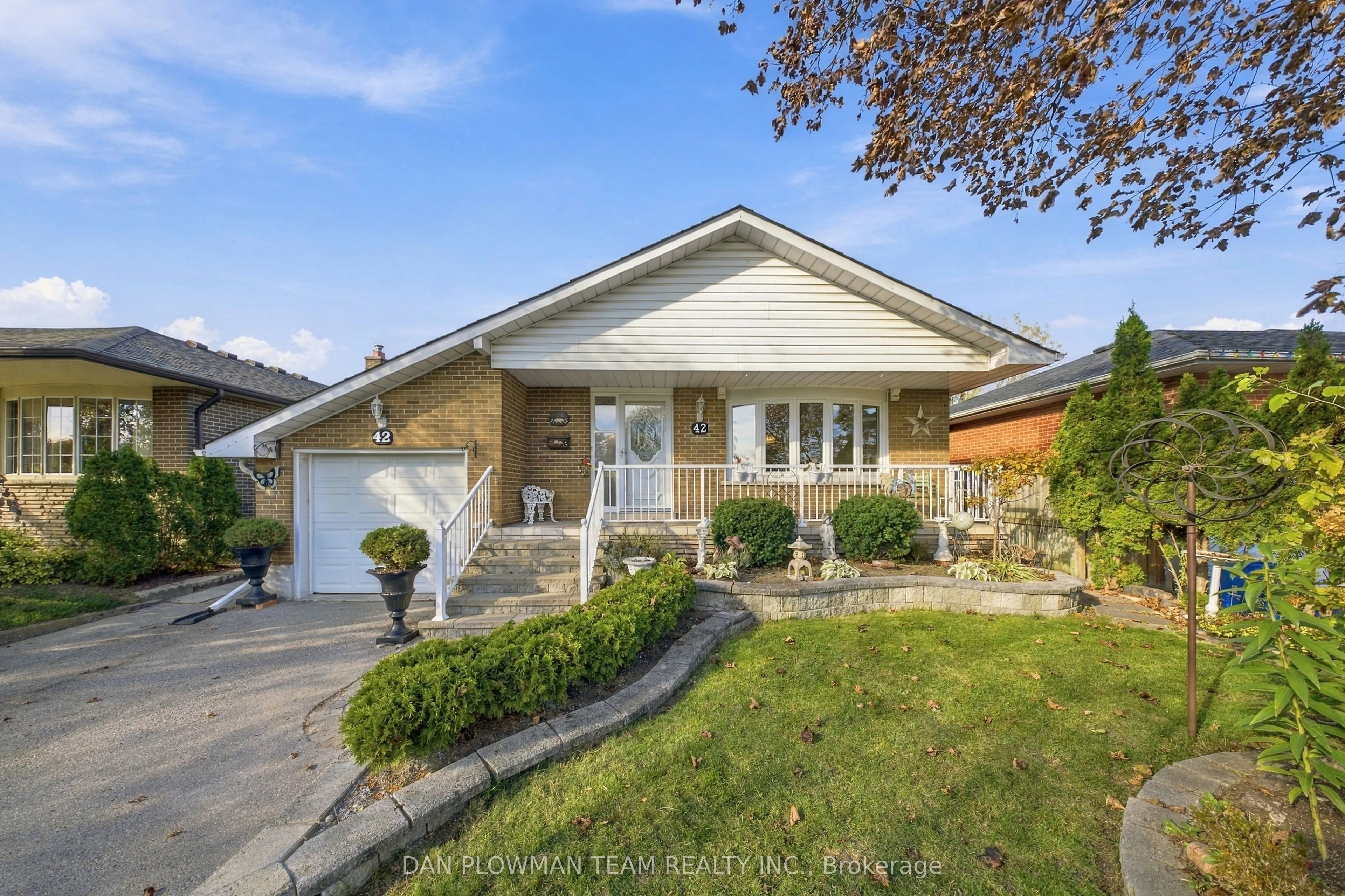 42 Seneca Avenue