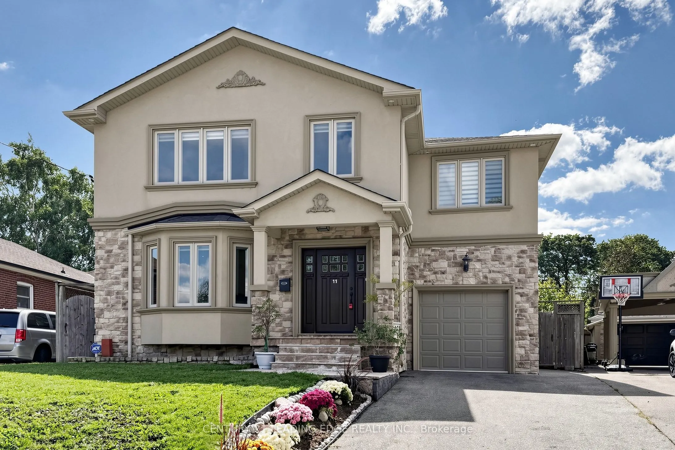 11 Bellvare Crescent