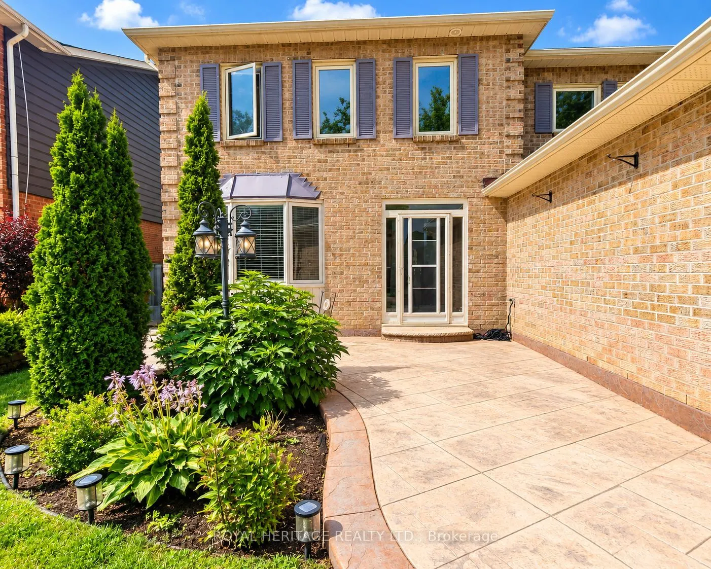 1221 Fieldstone Circle