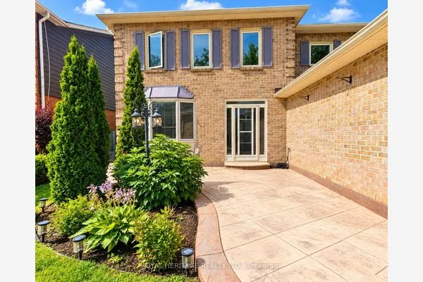 1221 Fieldstone Circle