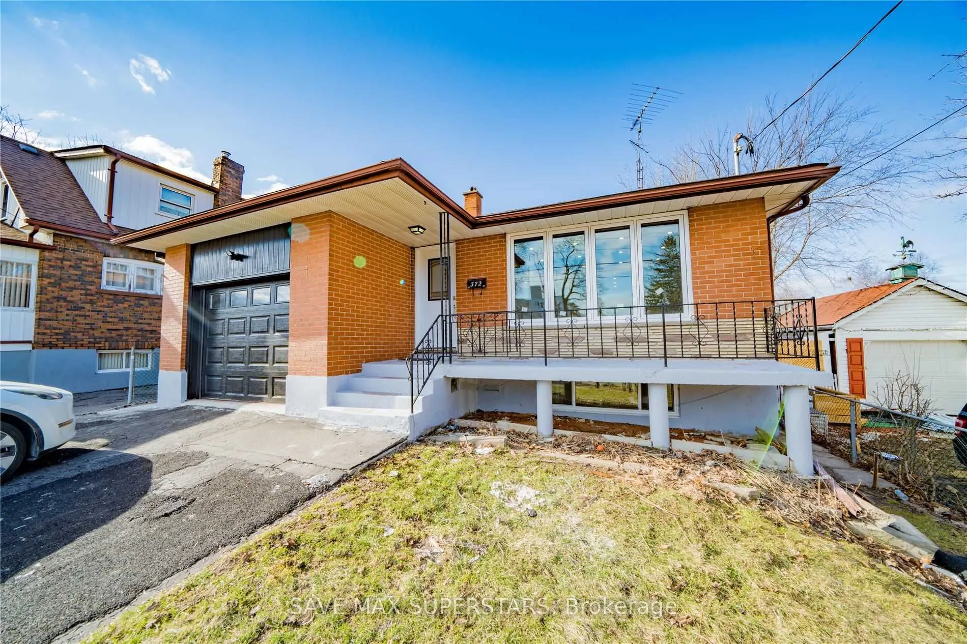 372 Adelaide Avenue #B