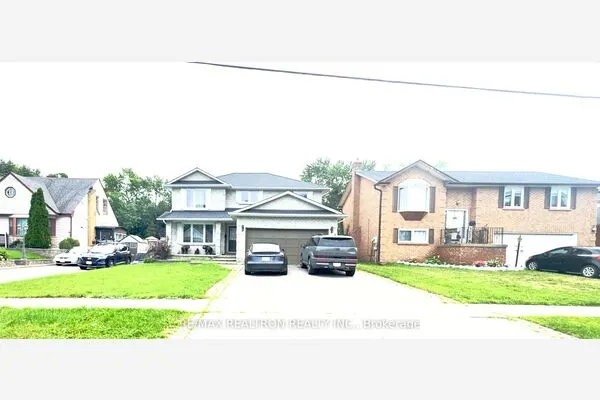 9 Eastwood Avenue N