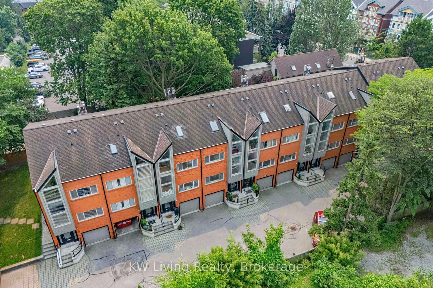 155 Woodbine Avenue #TH7