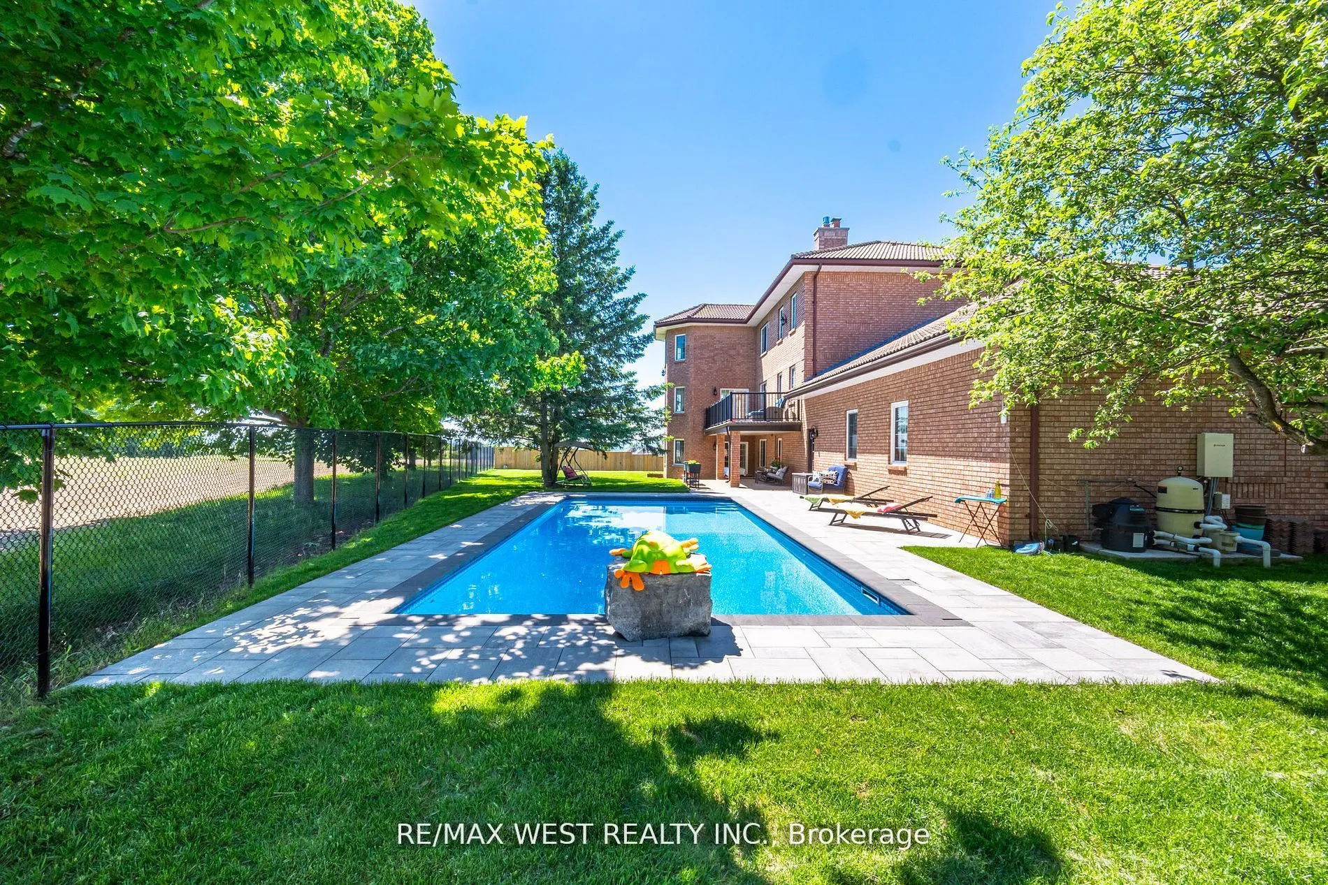 7 Stewart Crescent