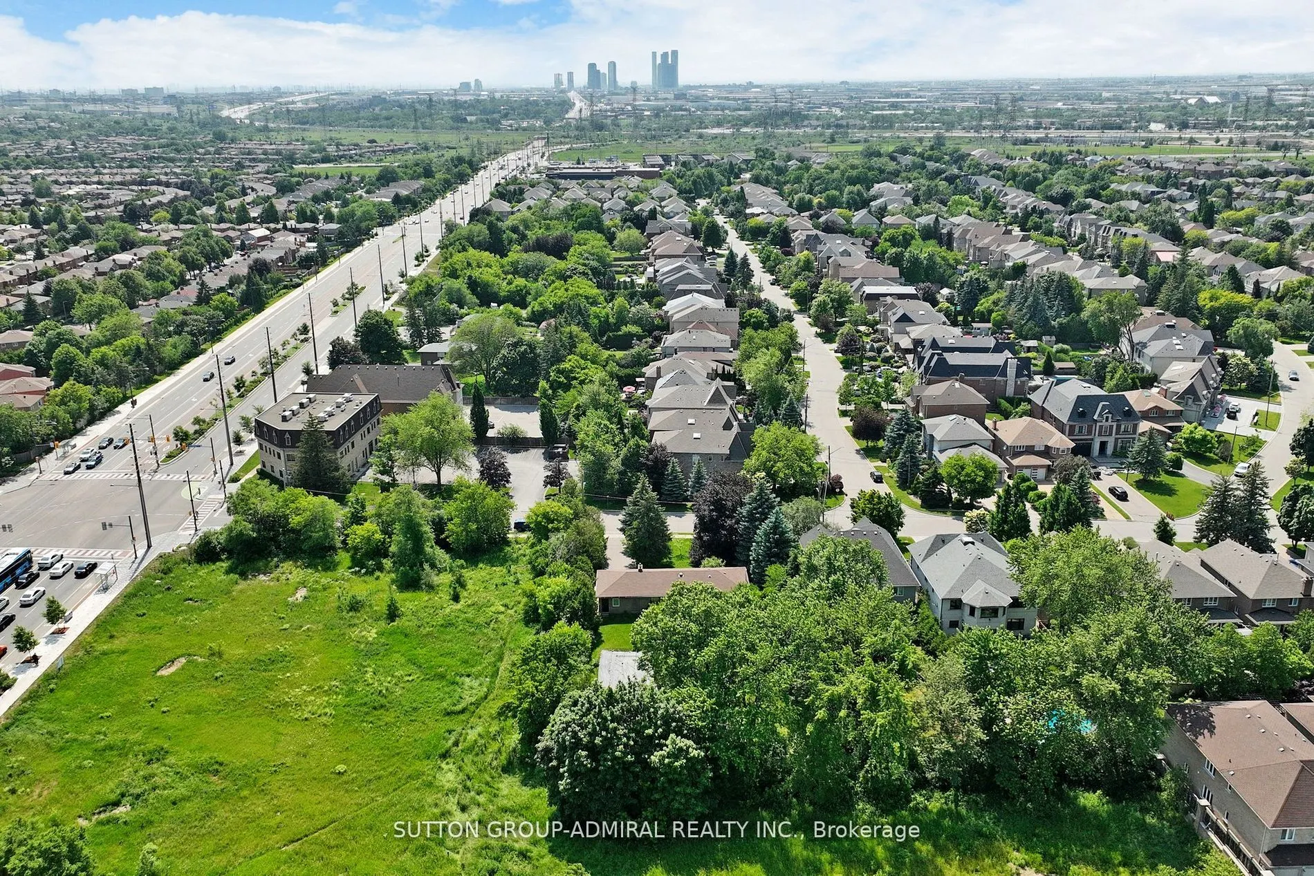 27 Vaughan Boulevard