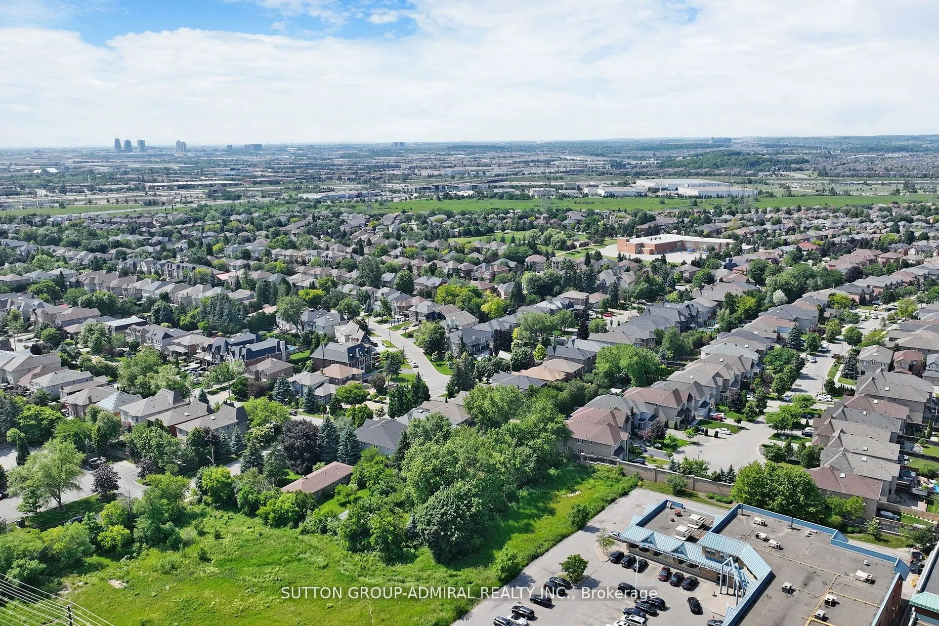 27 Vaughan Boulevard