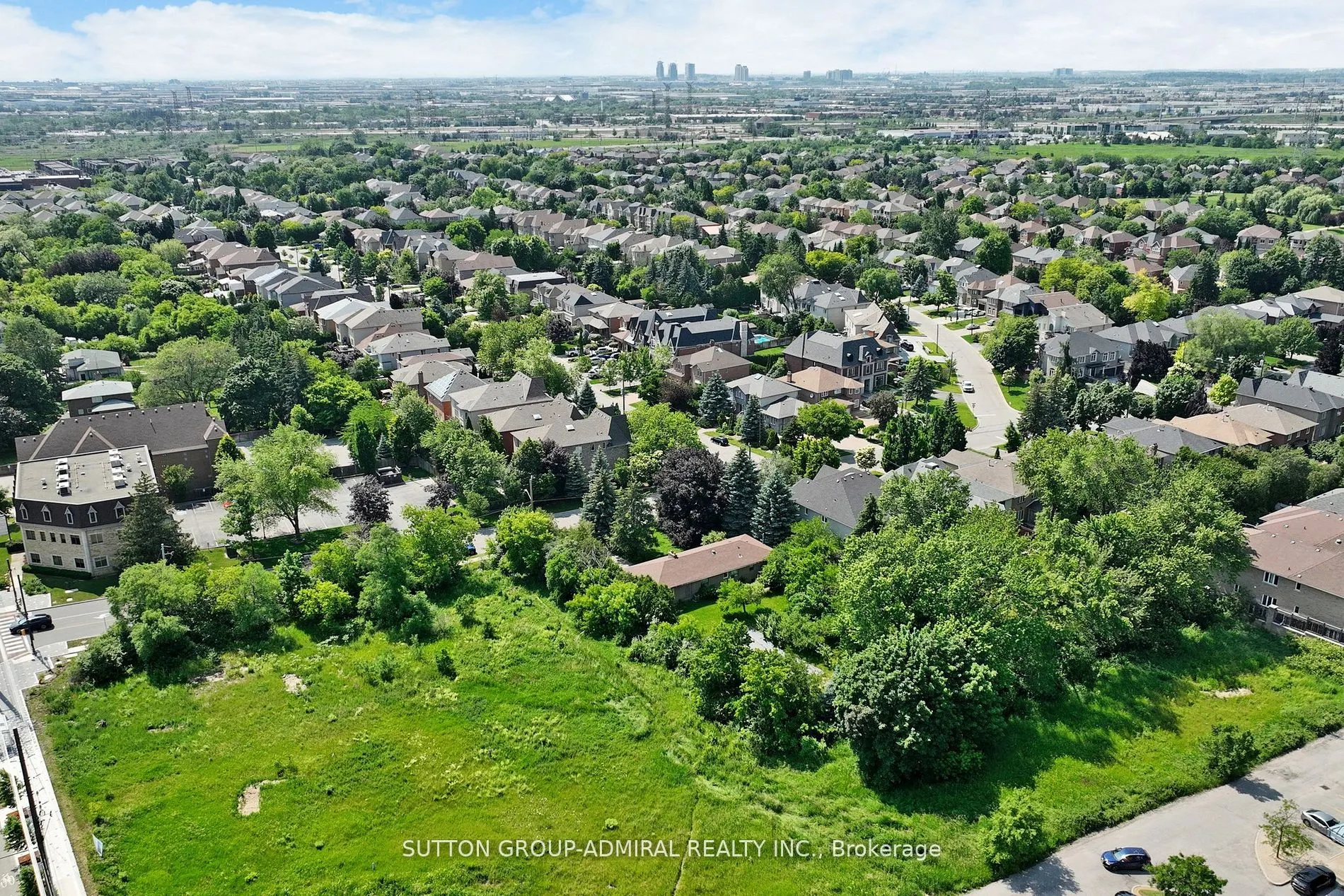 27 Vaughan Boulevard