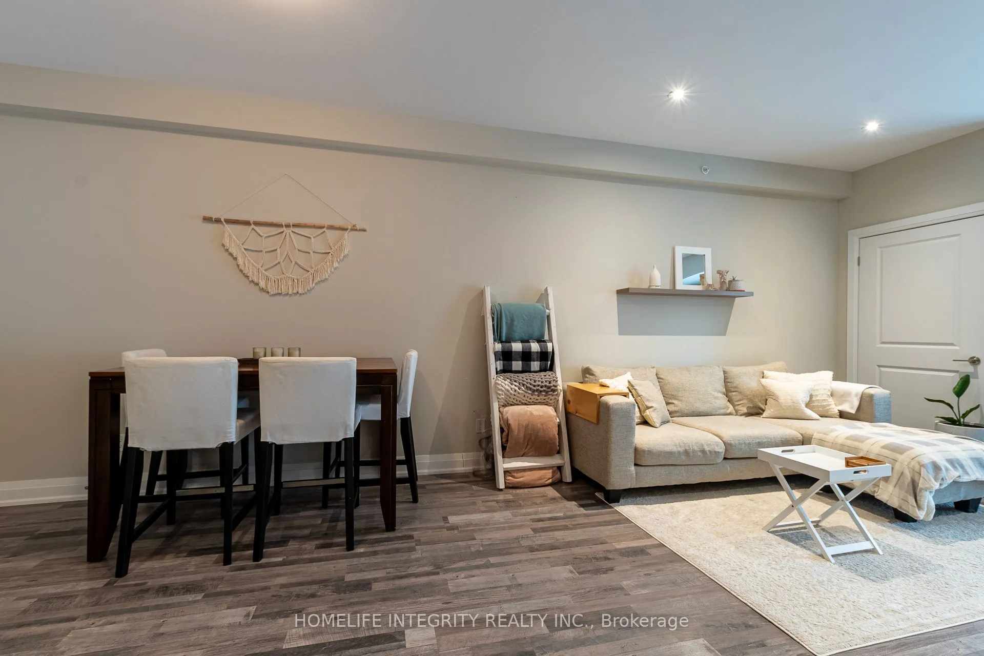 157 Wellington Street E, #109