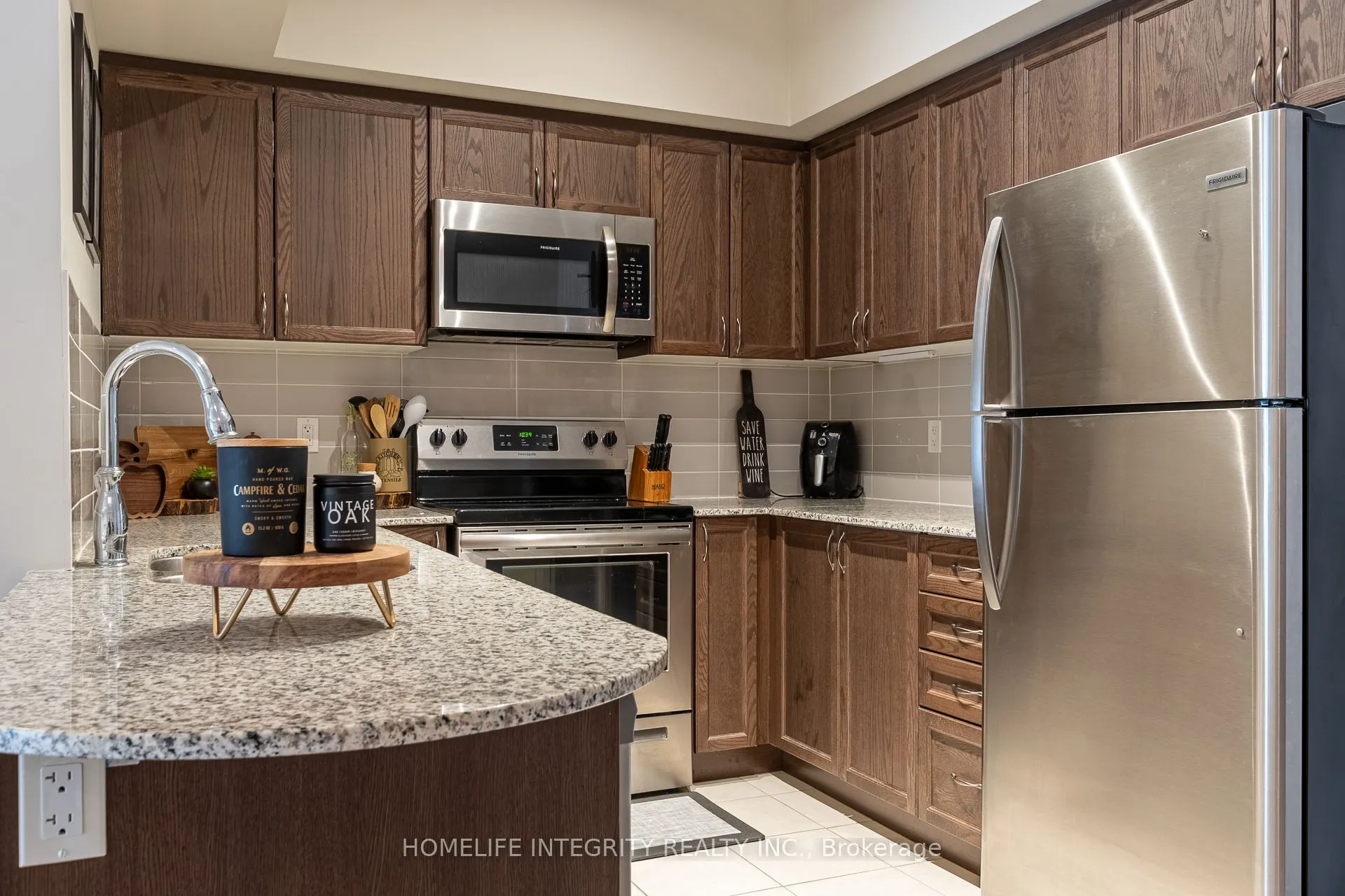 157 Wellington Street E, #109