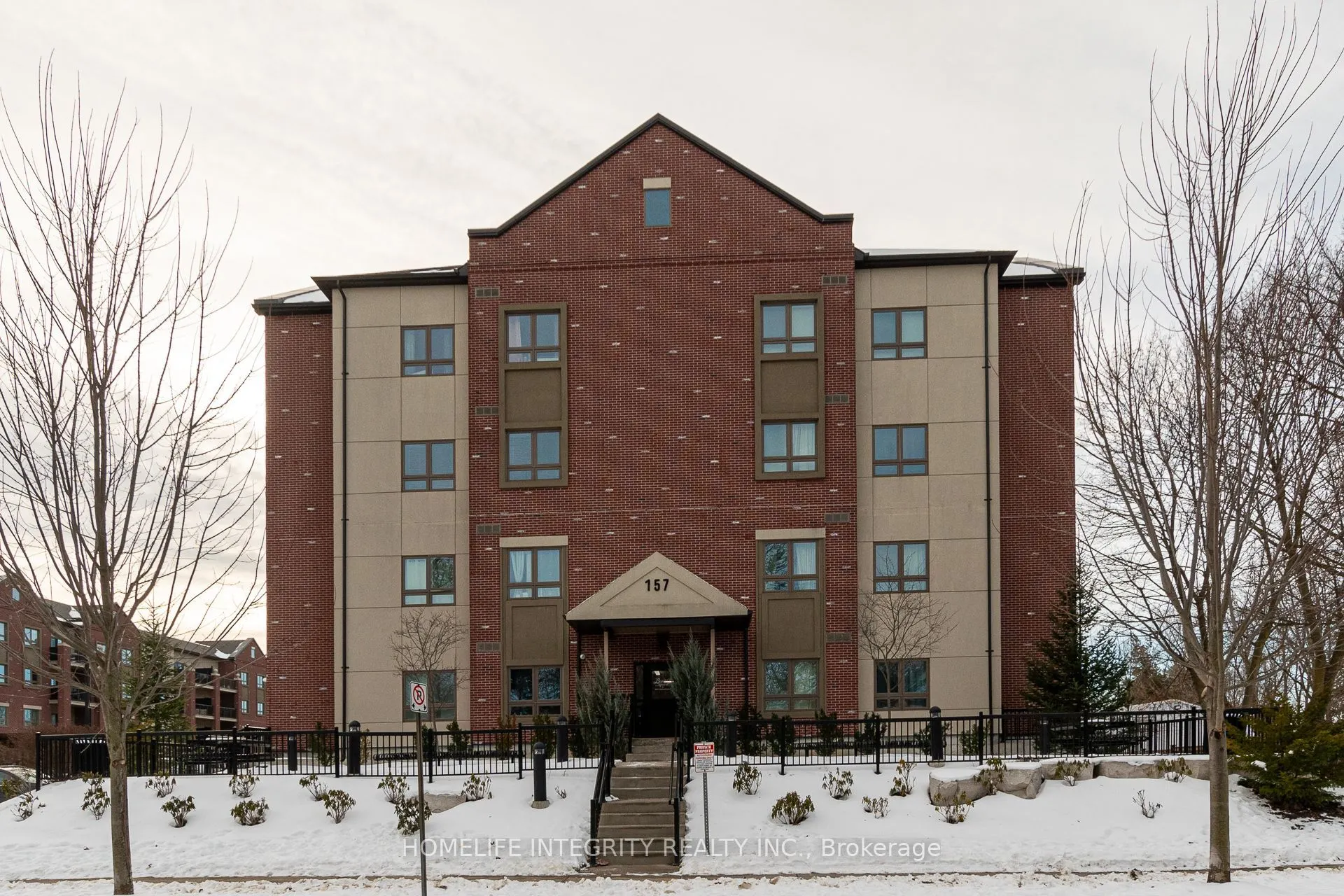 157 Wellington Street E, #109