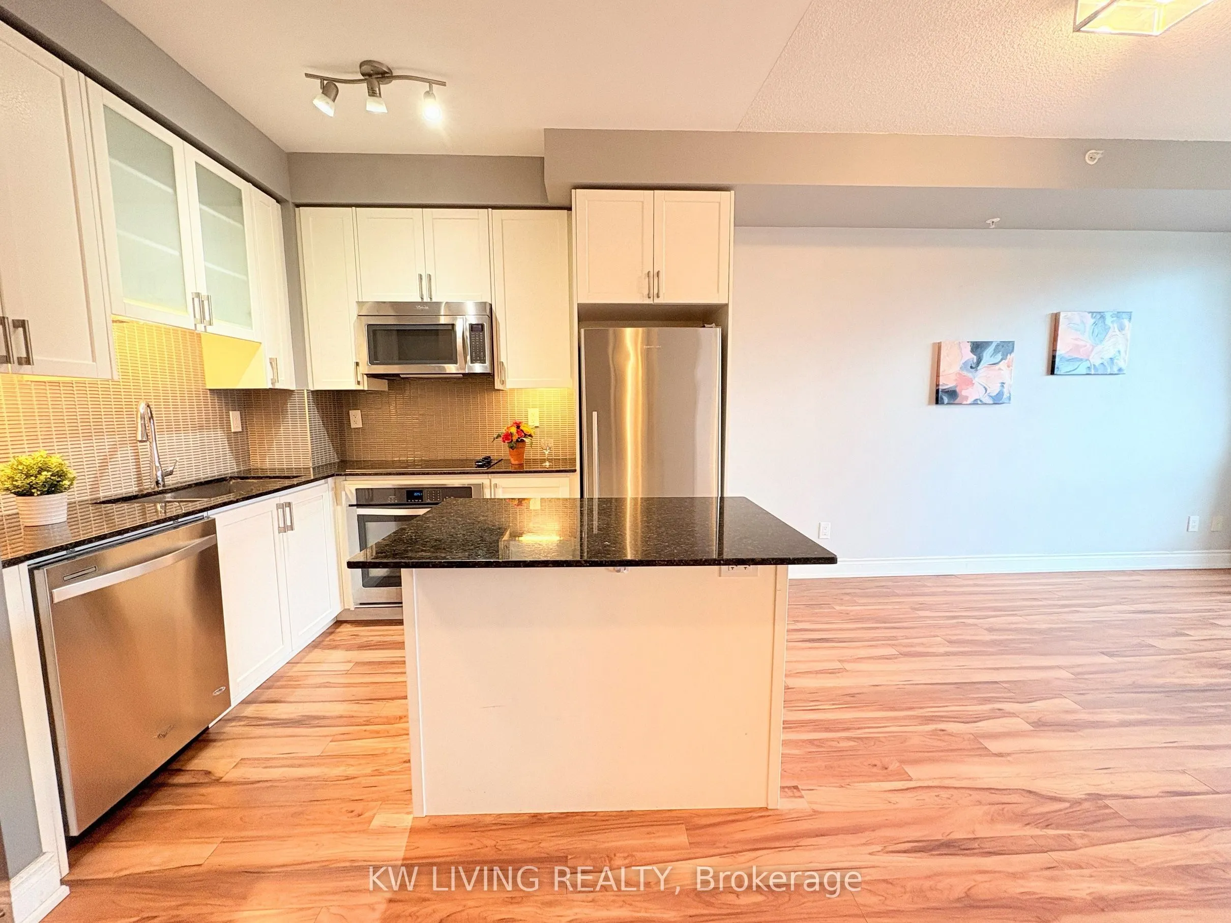 9088 Yonge Street, #509A