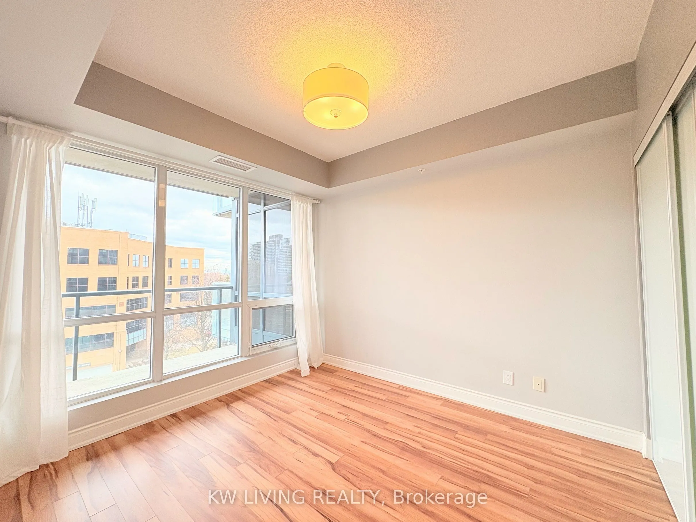 9088 Yonge Street, #509A