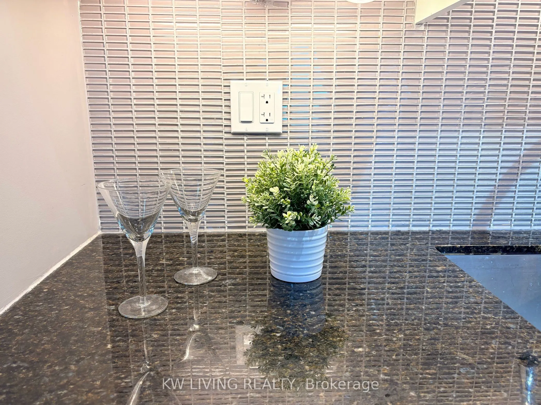 9088 Yonge Street, #509A