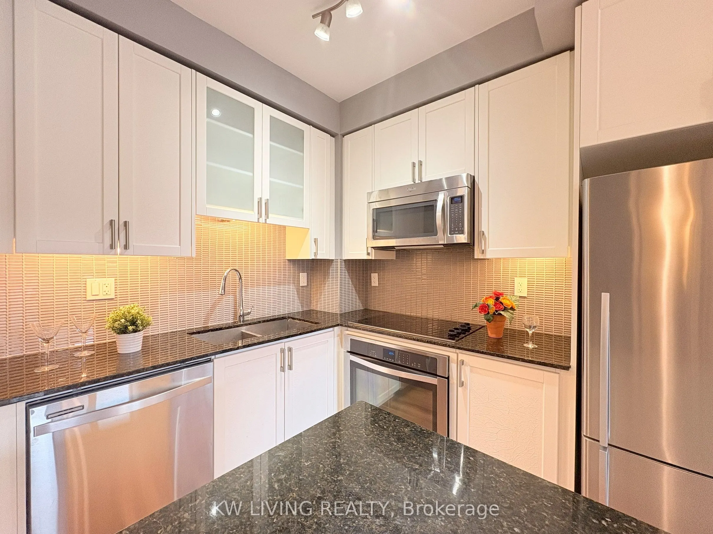 9088 Yonge Street, #509A