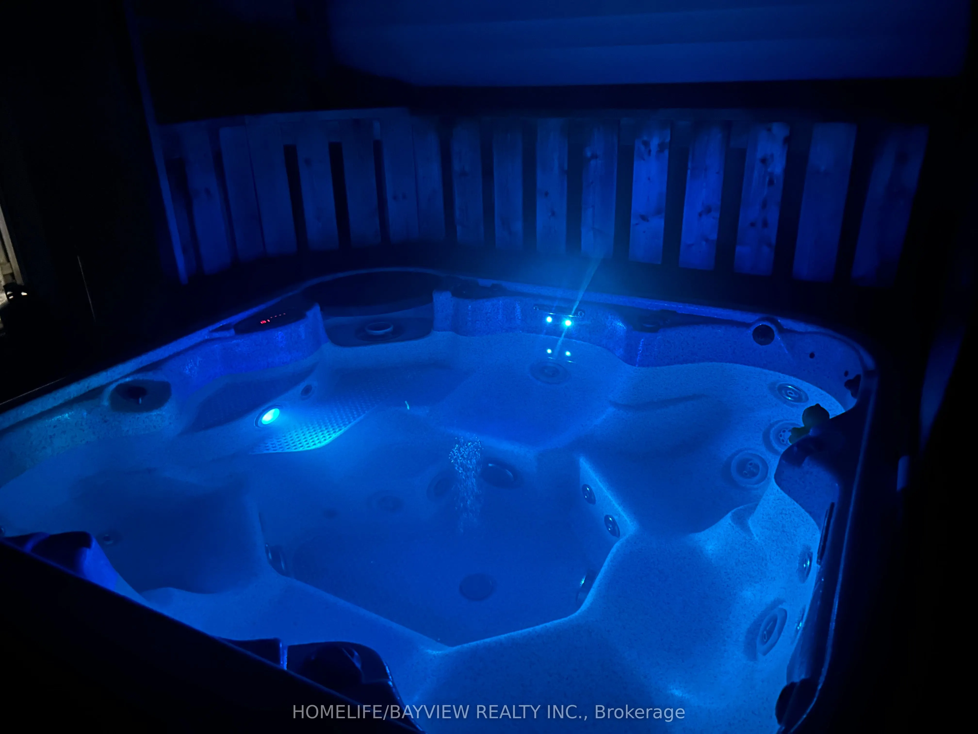 999 ANNA MARIA Avenue