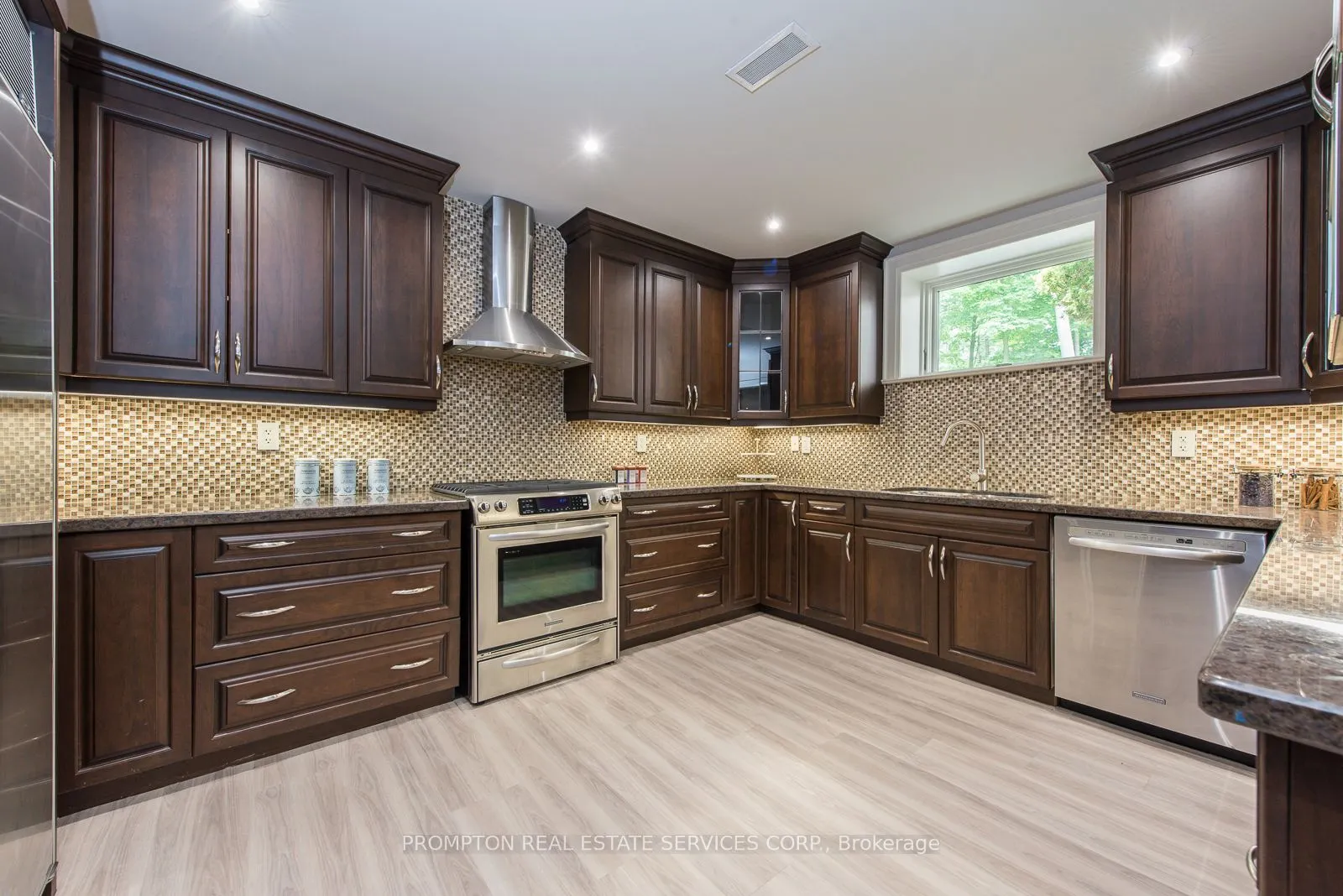 40 Golf Avenue