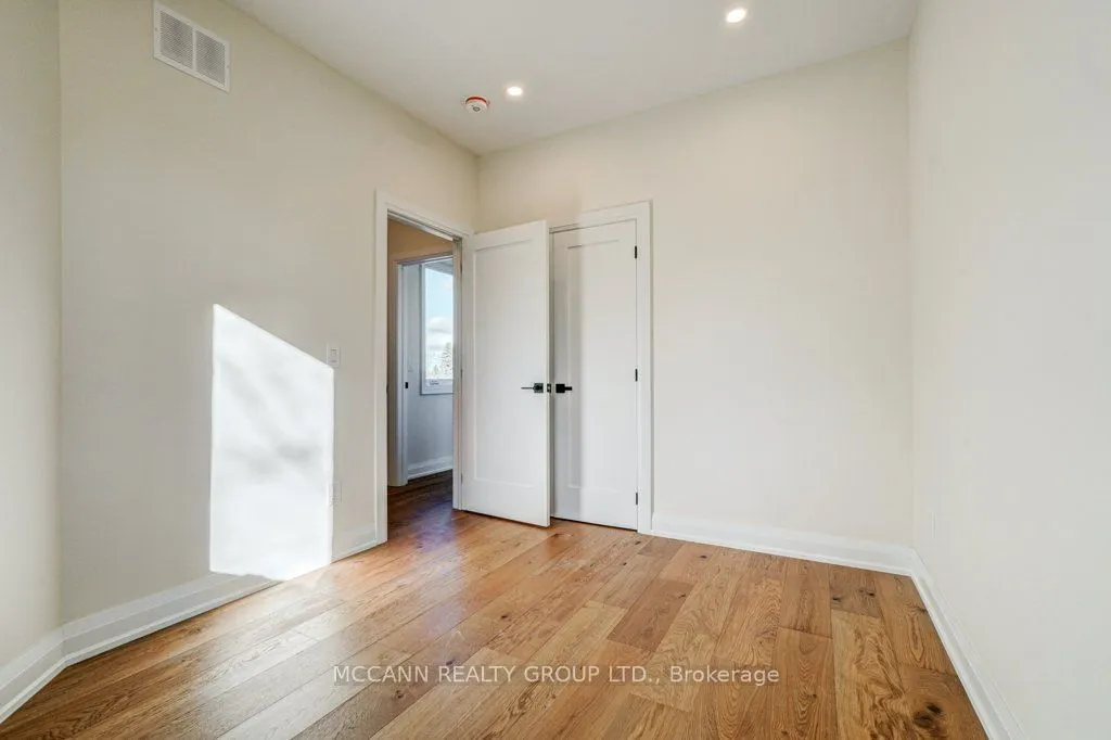 271 Main Street N
