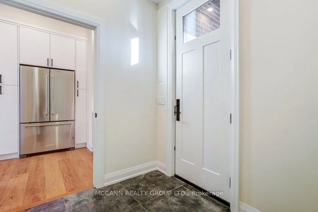 271 Main Street N