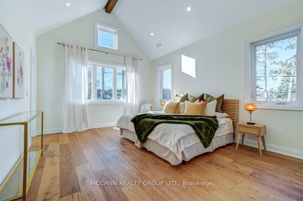 271 Main Street N