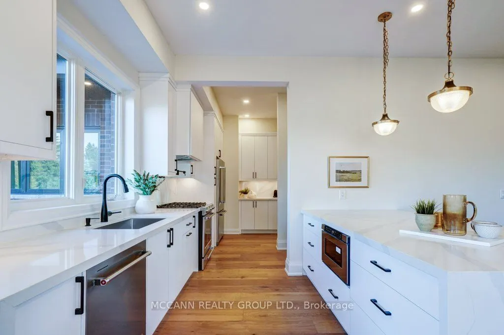 271 Main Street N