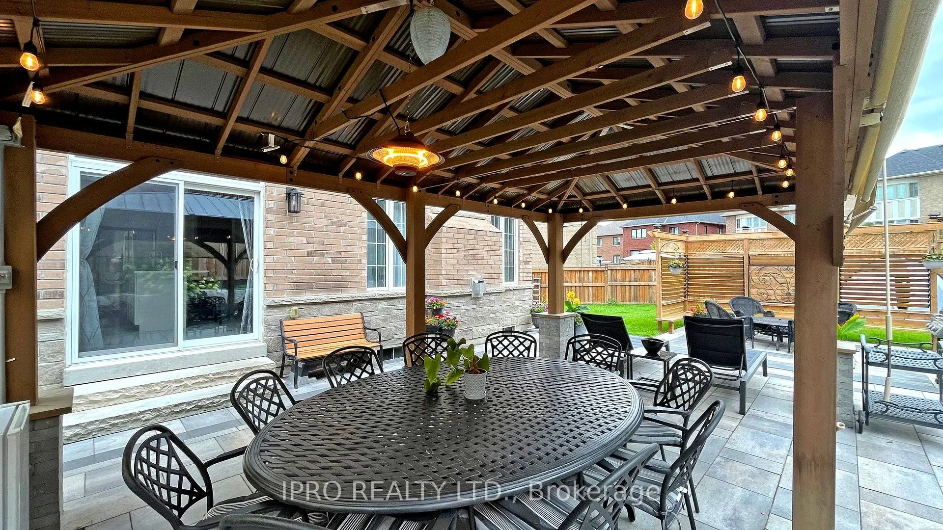 20 Clara May Avenue