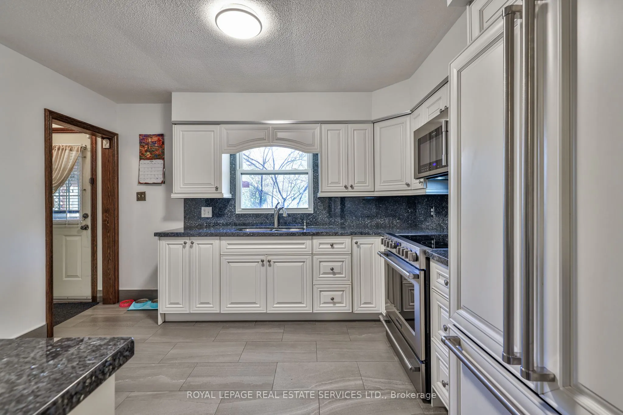 20430 Bathurst Street