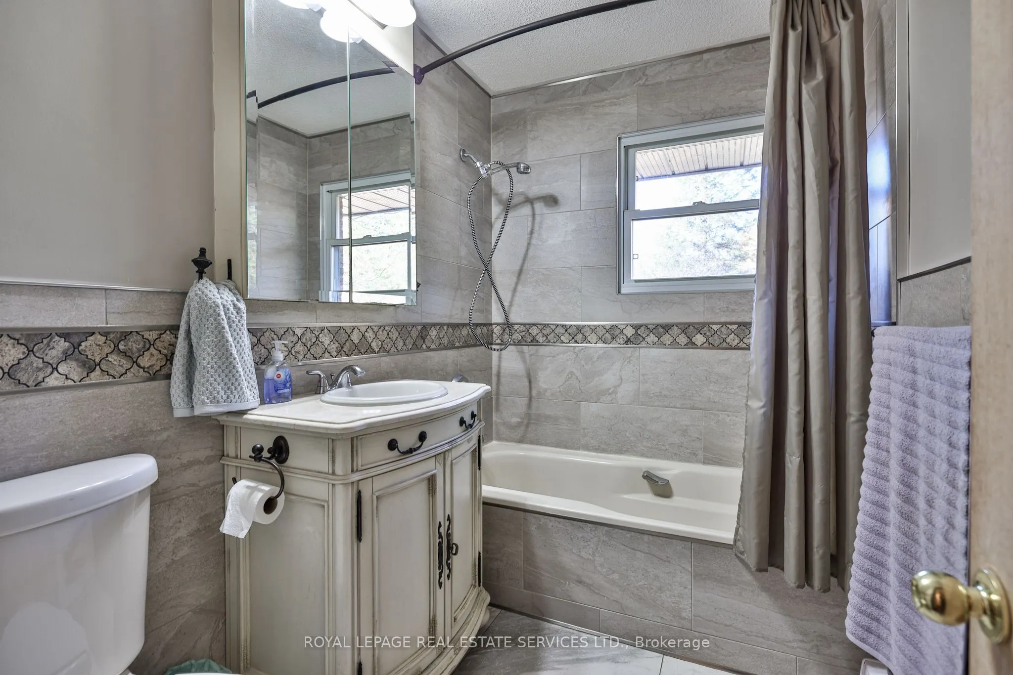 20430 Bathurst Street