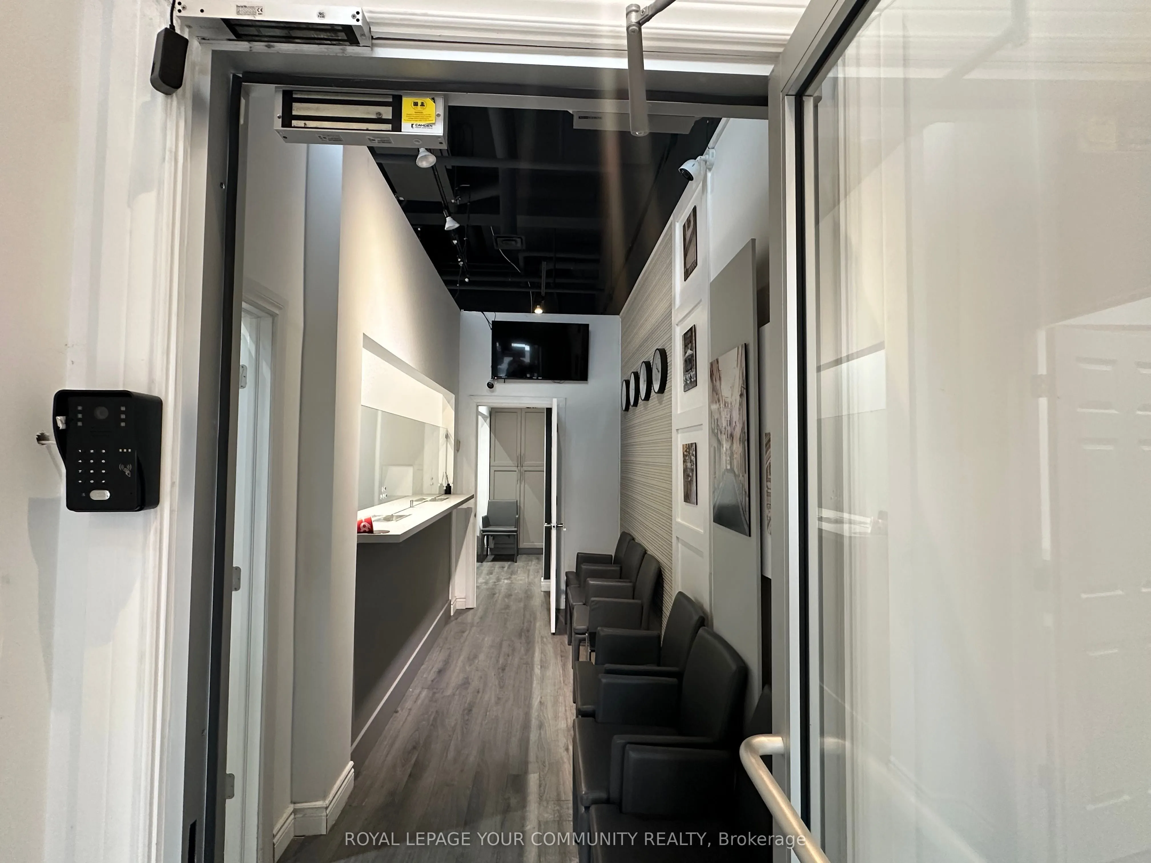 7181 Yonge Street, #18