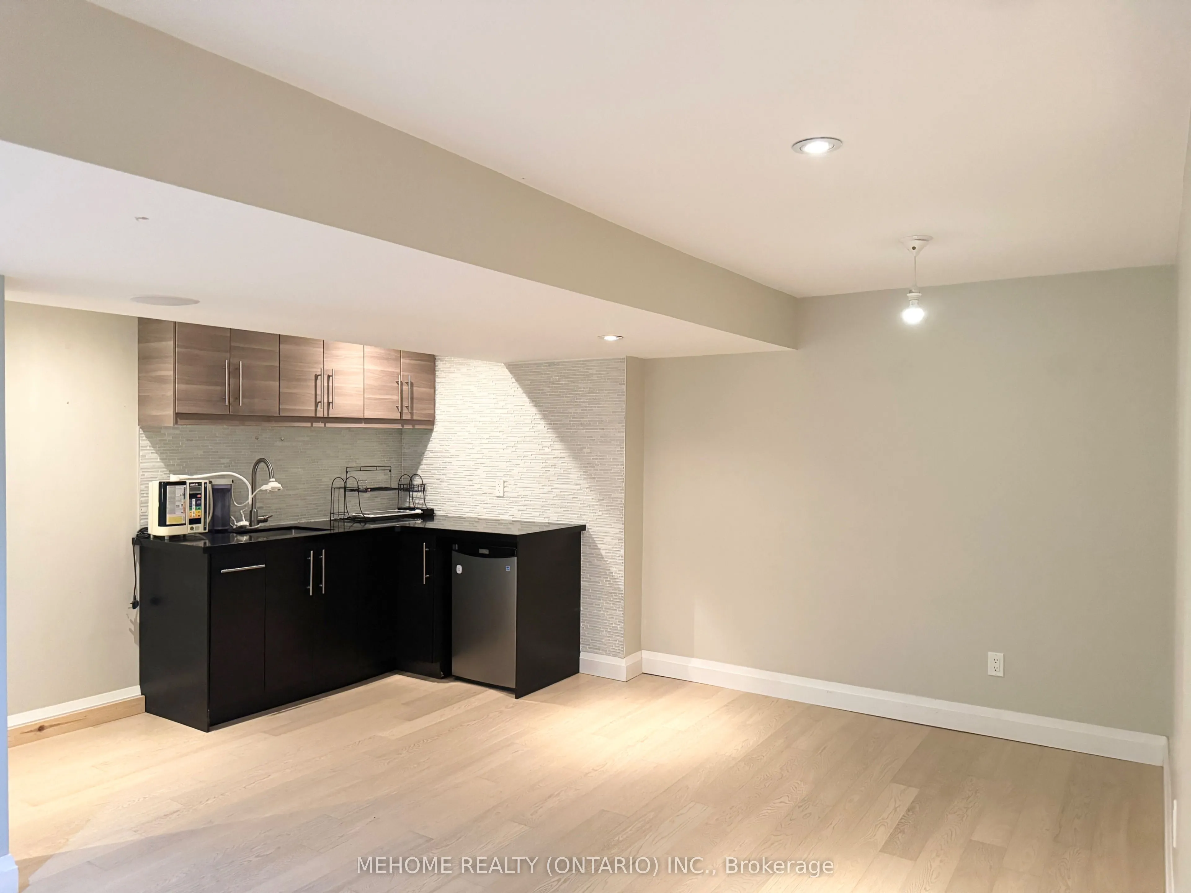 9 Ridgecrest Road