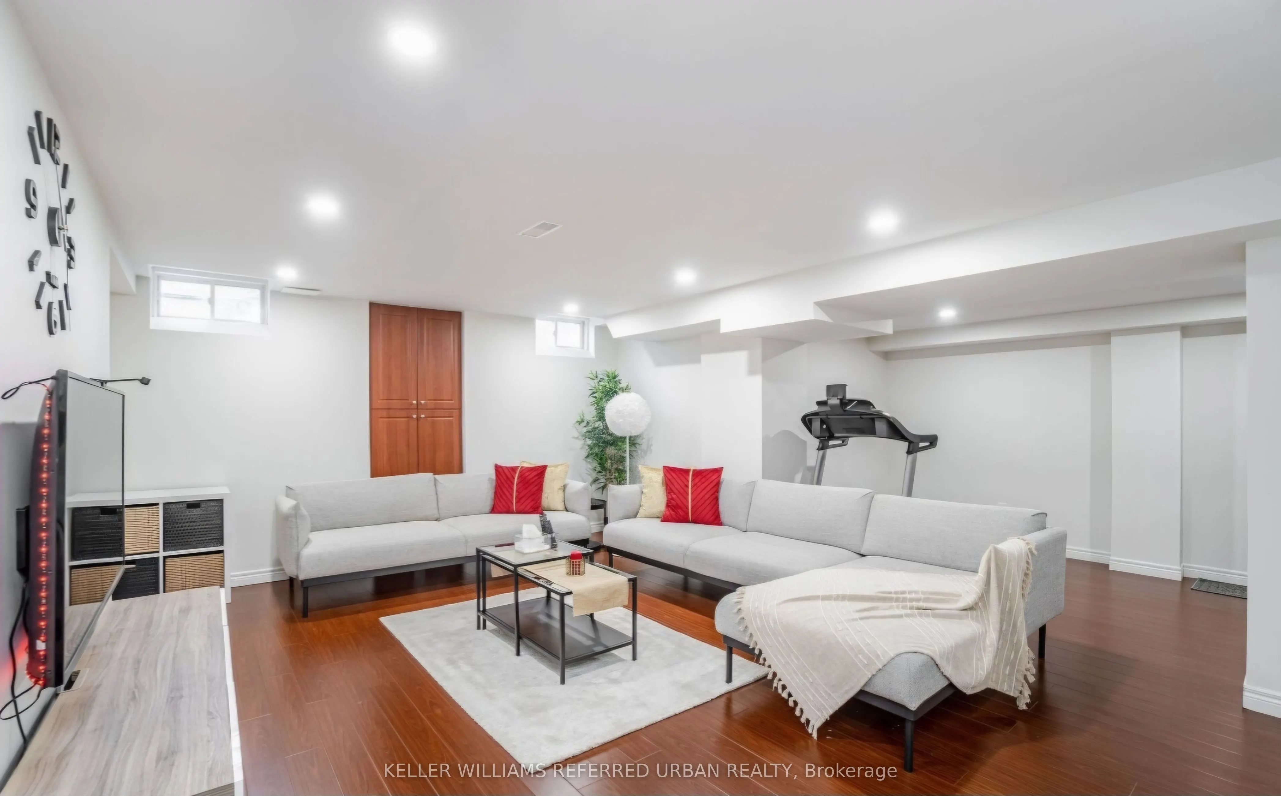 4 Hawkweed Manor